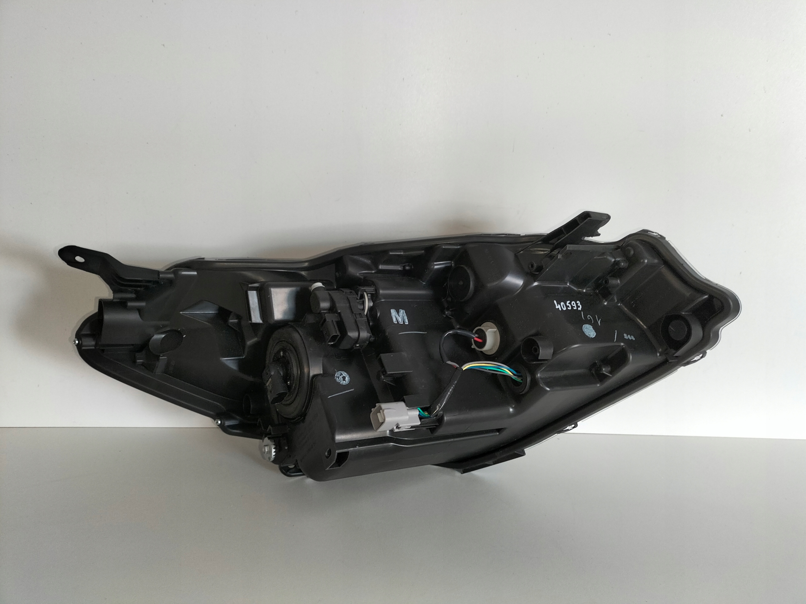 light front reflektor left TOYOTA YARIS 3 III LIFT 14-17