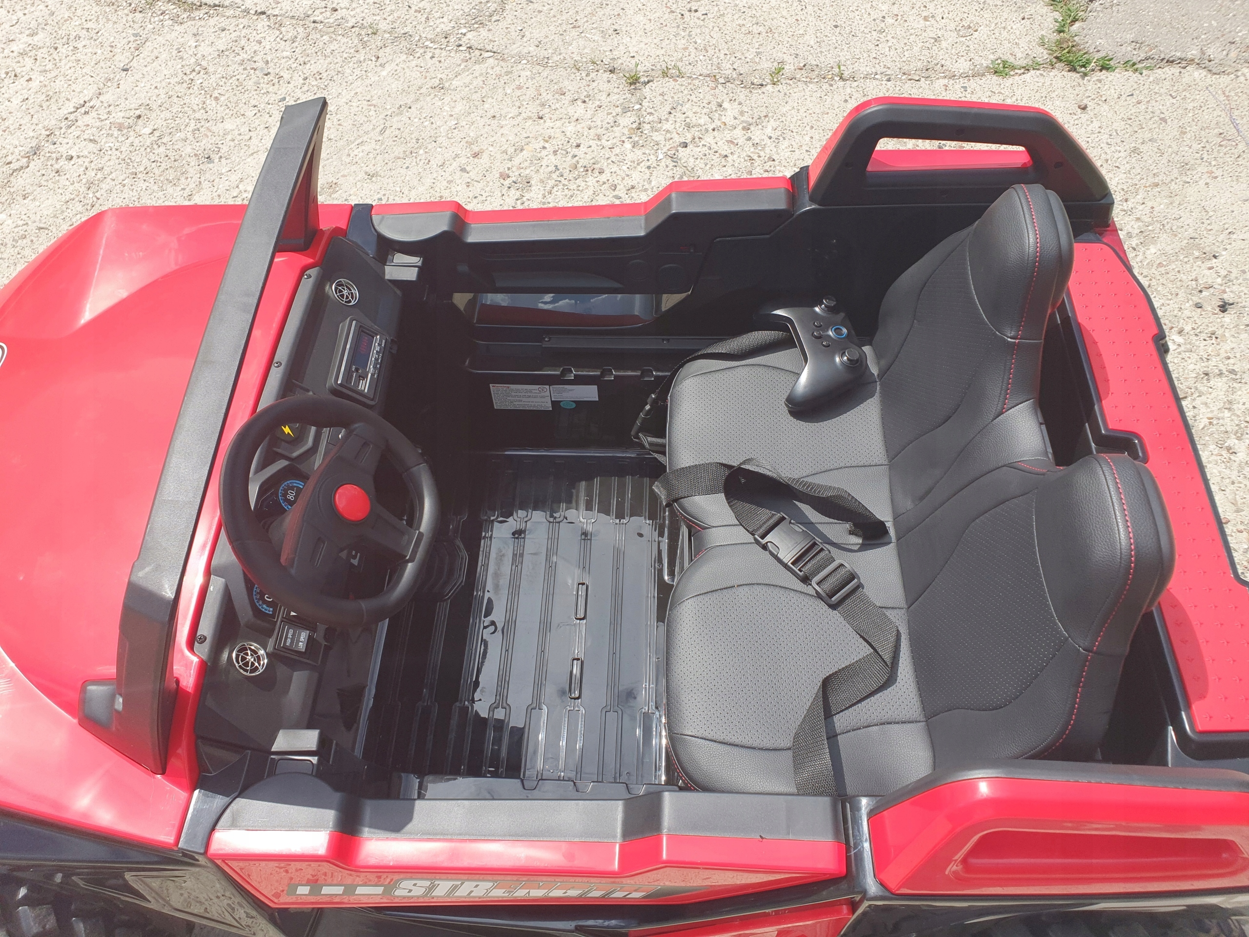 AUTO na akumulator Dla dzieci Autko Samochód BUGGY CLASH 24V 4X4 OGROMNY Liczba drzwi 2