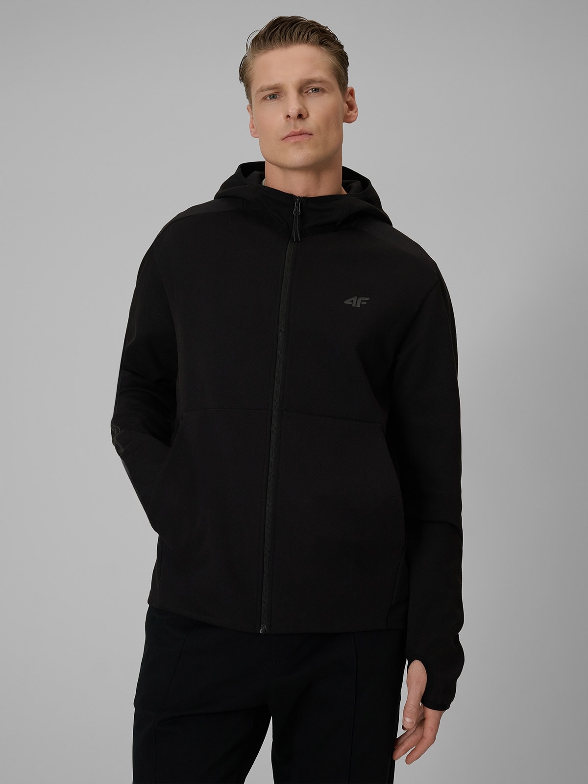 4F Tepláková Mikina Černá S Otvory Na Palce L