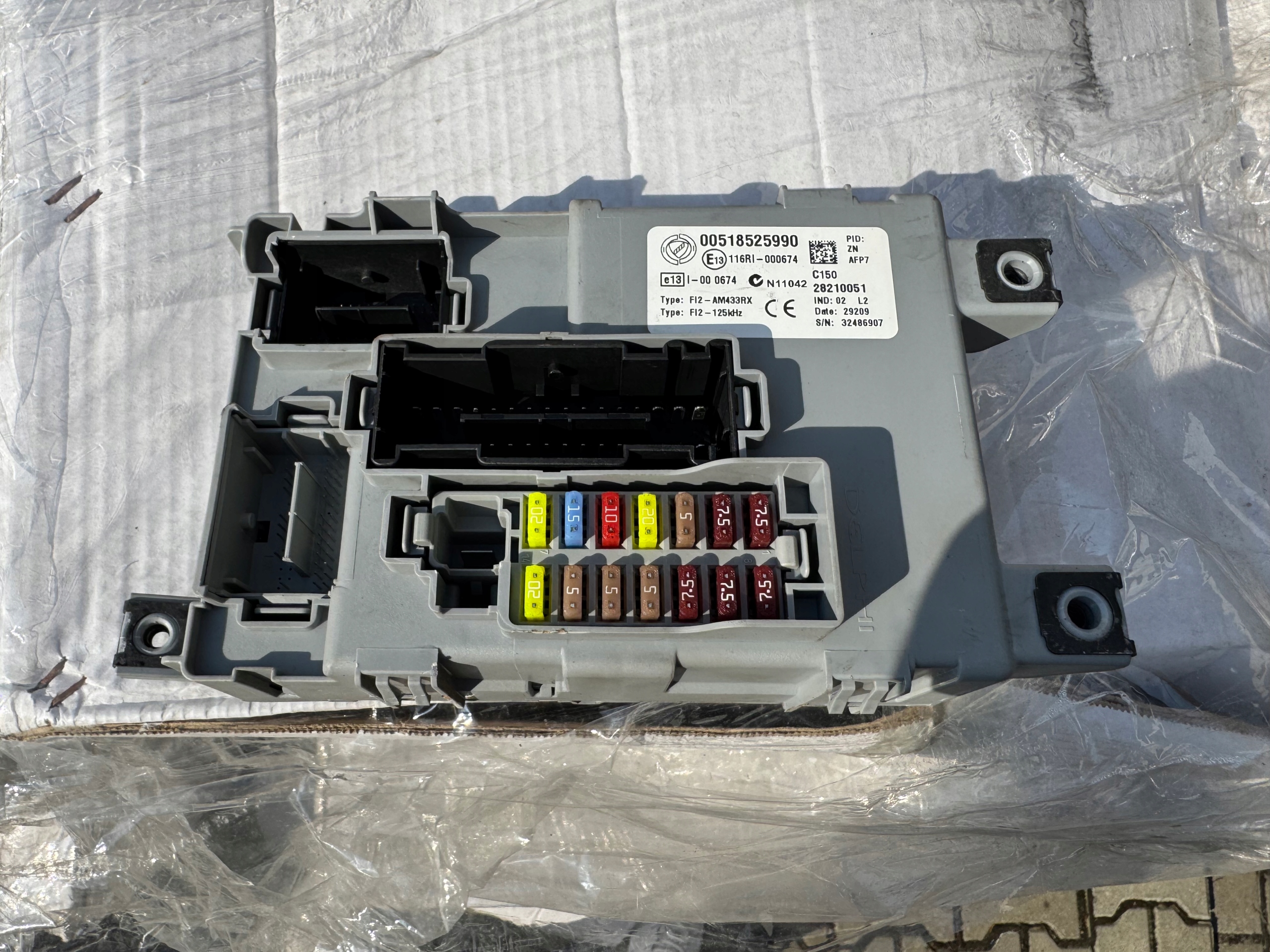 Module fusibles Module BSI FIAT 500 3D 07- 00518525990