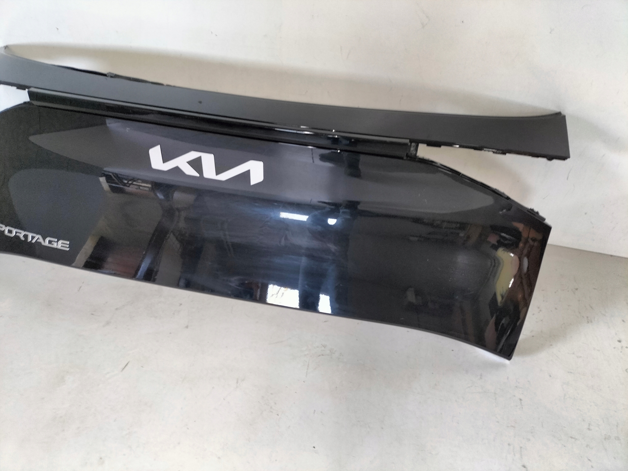 cap cap bonnet rear part KIA SPORTAGE 5 V 21