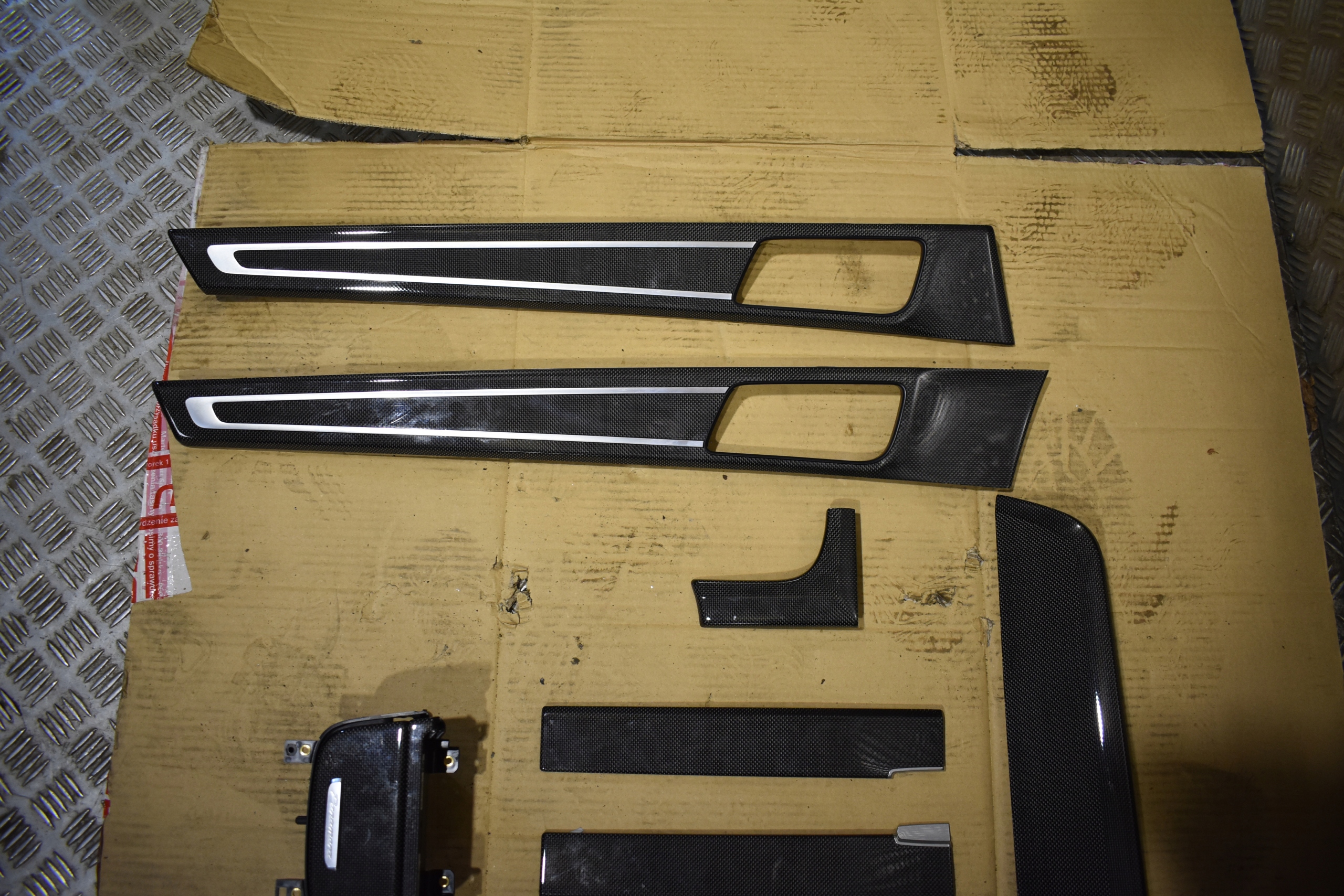 IDEALNE mouldings DECORY CARBON PORSCHE PANAMERA 971 1