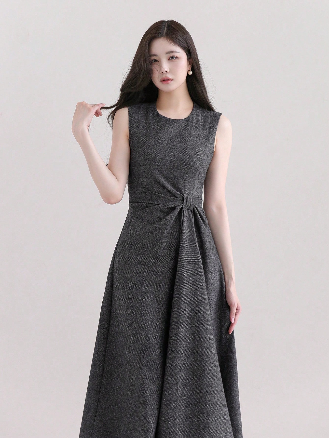 Šaty Nařasená Twist S Krajkou Rozevřená MIDI Šedá Dazy L 40