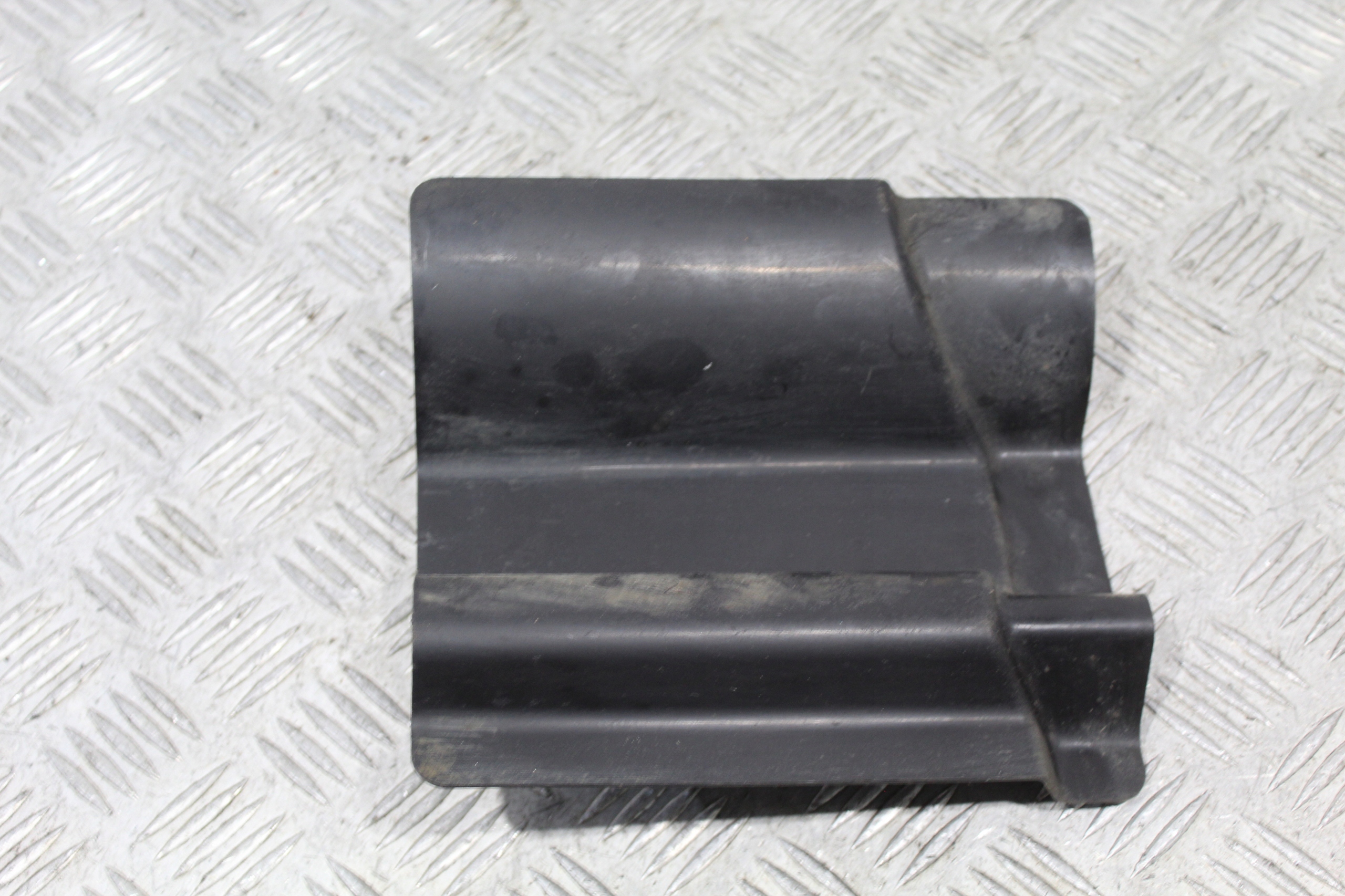 BLENDE ABDECKUNG UNTERFAHRSCHUTZ LINKS CARAVELLE T6 7E5 7E