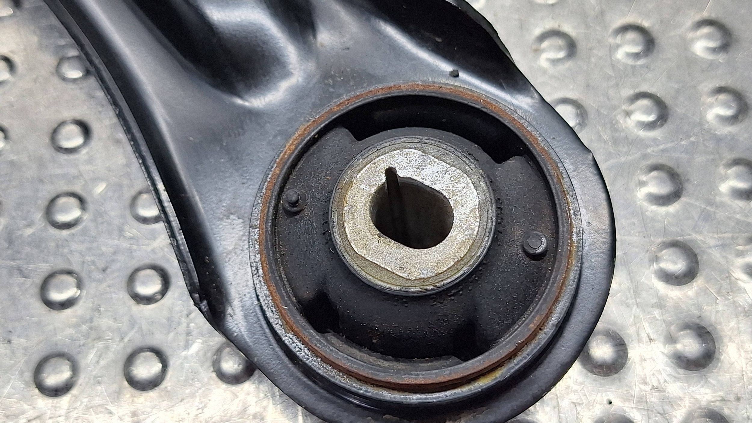 arm left front L1TC-3051-AB FORD PUMA MK2