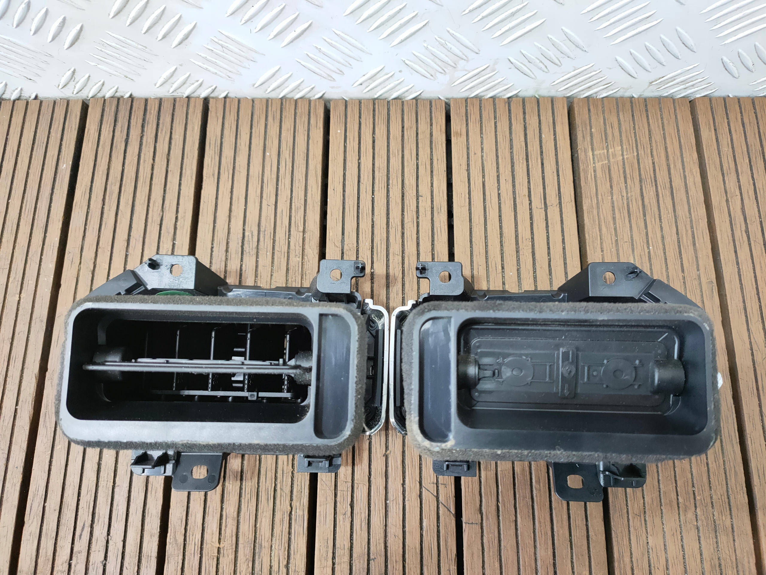 MAZDA CX-5 II KF 17- grid air conditioning devices W KONSOLE right OE