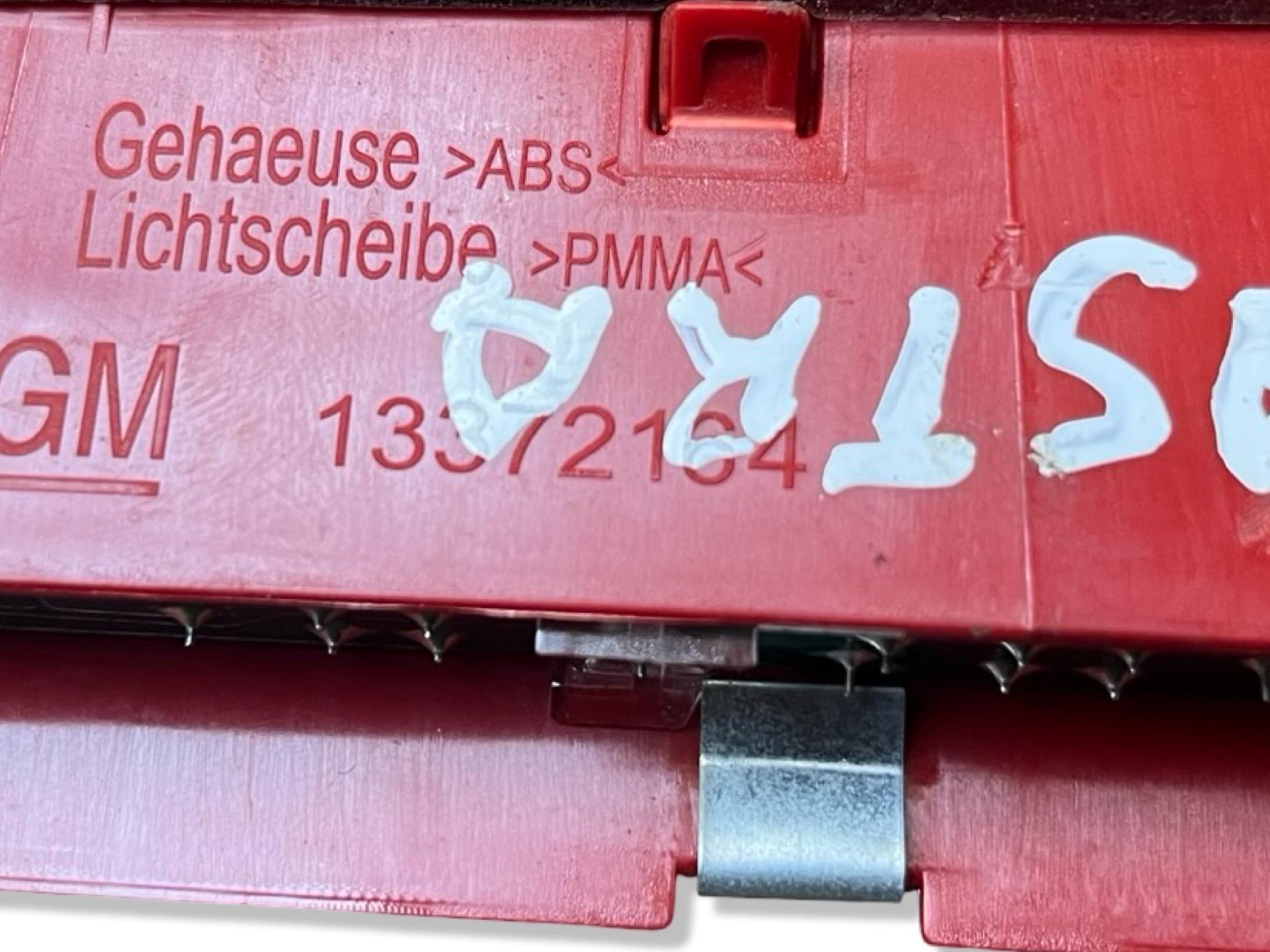 light third brake light Opel Astra GTC J facelift 2011 13372164