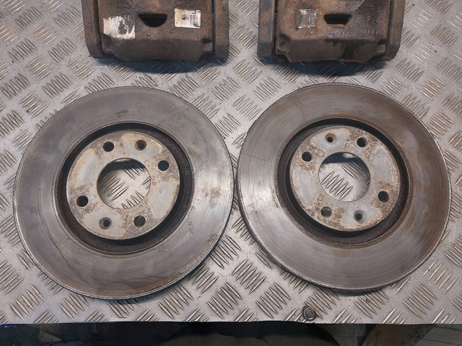 discs brake front + plates + calipers CITROEN BERLINGO II 1.6 HDI