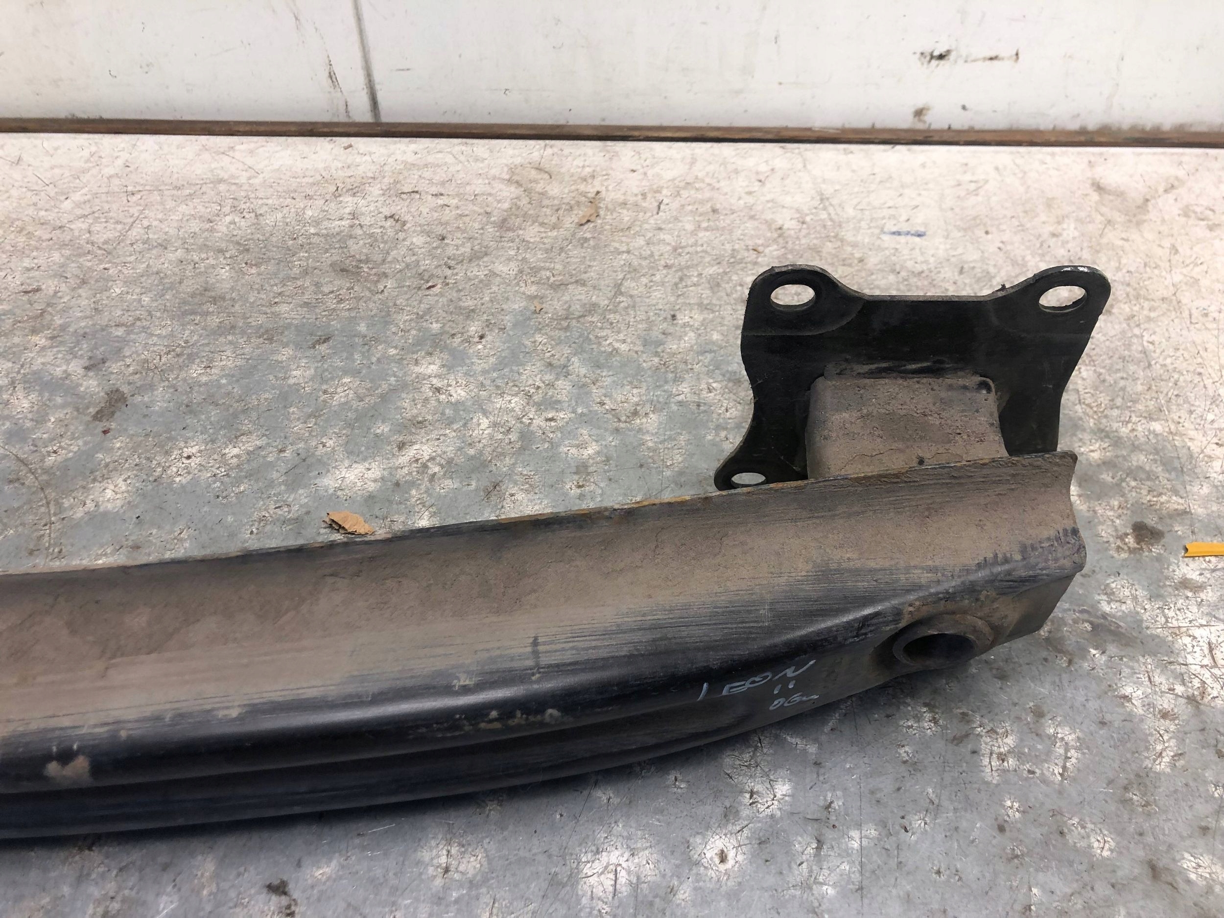 bumper support rear part SEAT LEON II 5P0807305