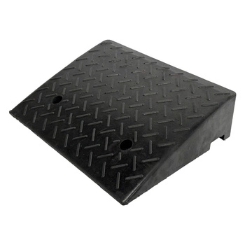 Gumový klinový nájazd 500 mm x 380 mm x 130 mm