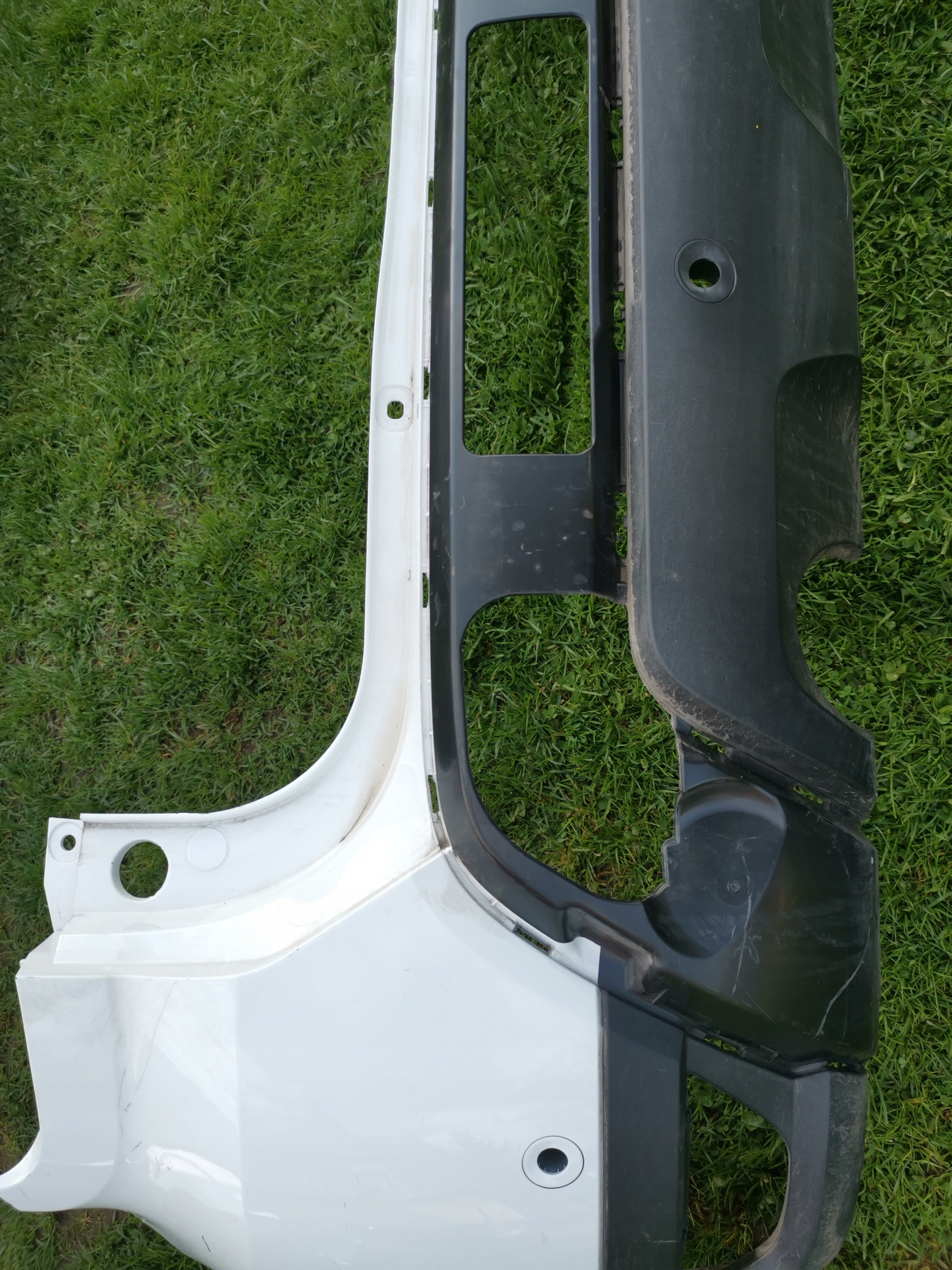 DACIA DUSTER II bumper rear part rear 850222027R pdc