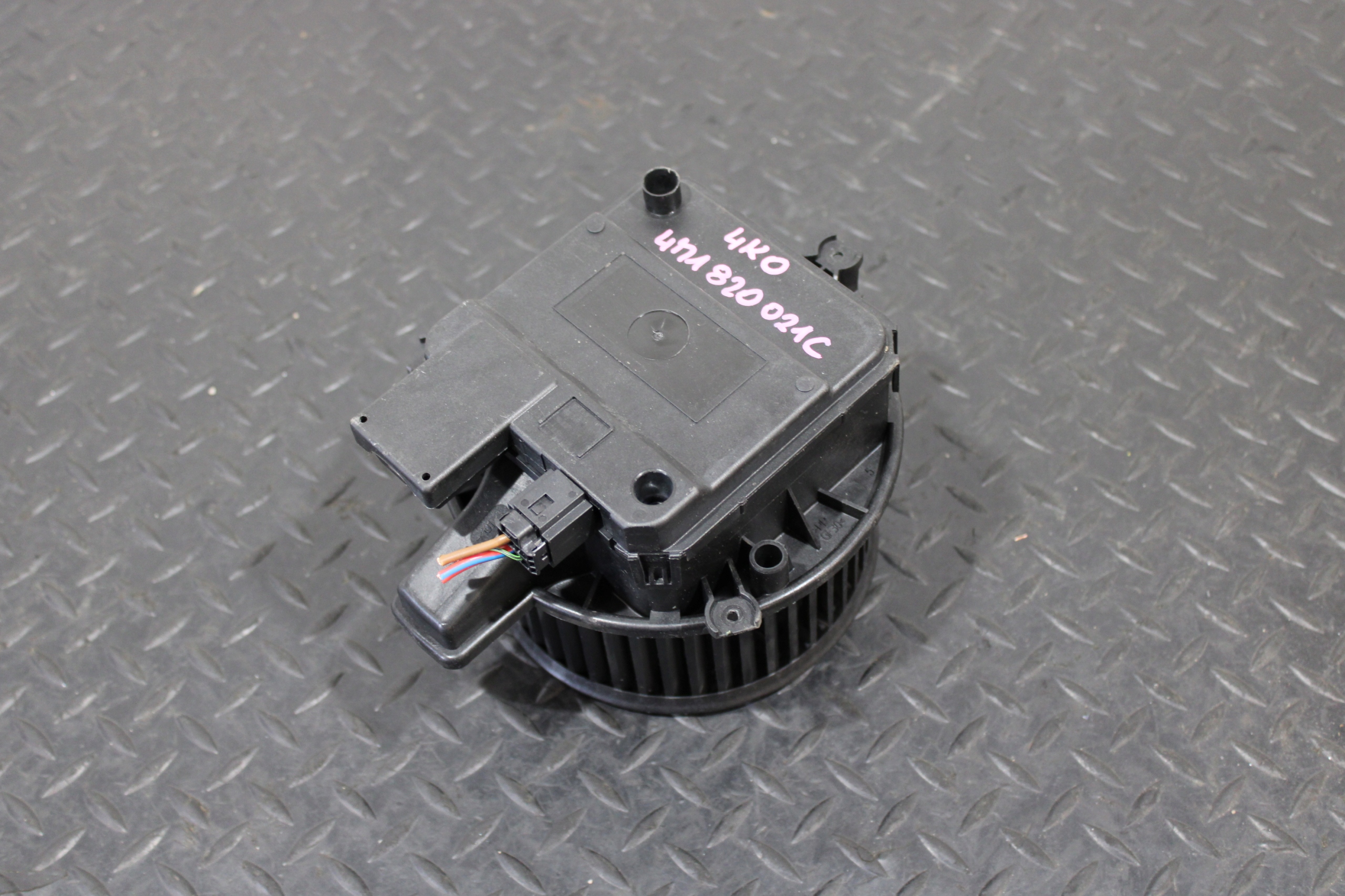 tOPENÍ topení AUDI A6 C8 4K0 4K9 S-LINE 4M1820021C