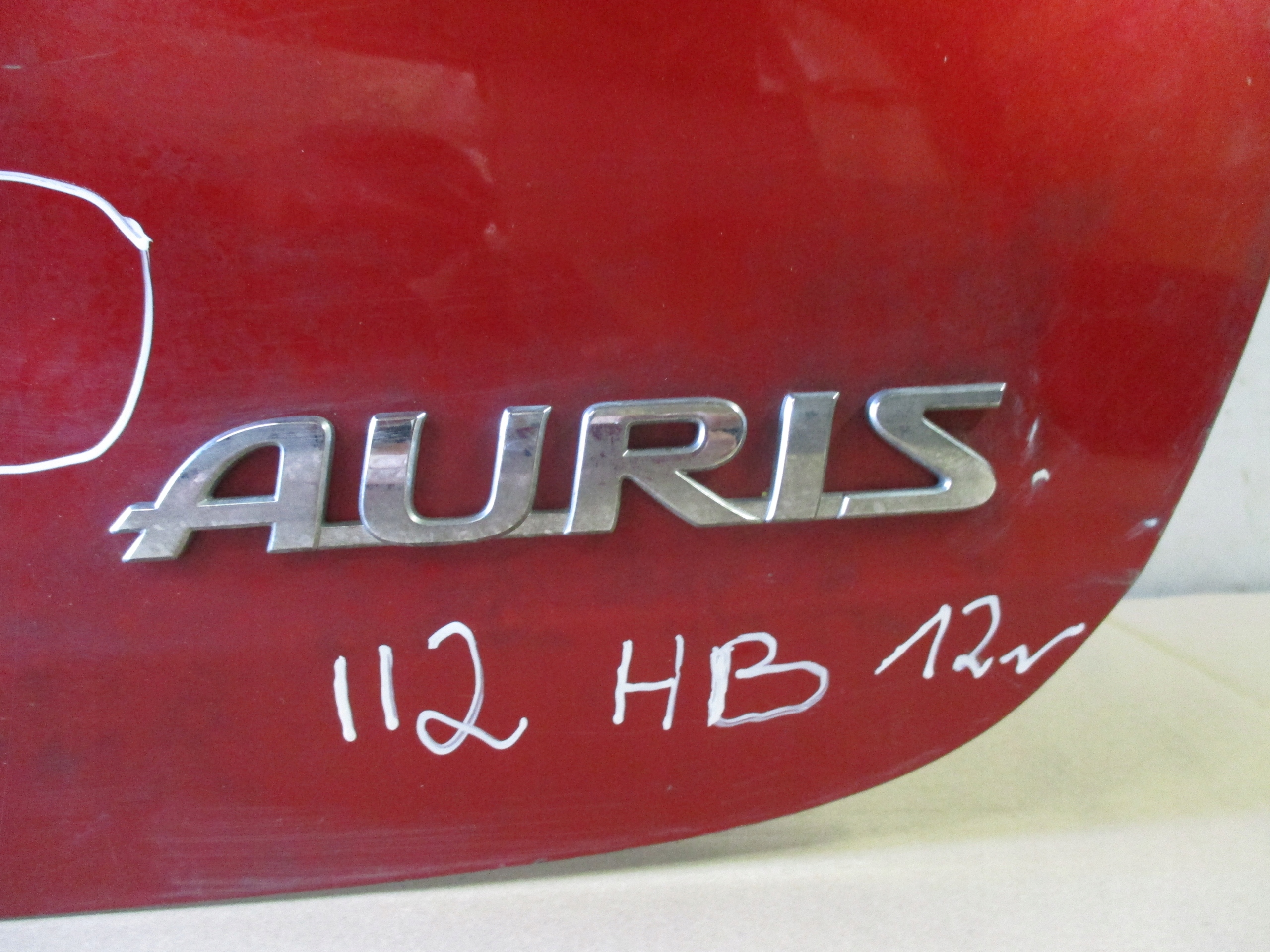 kapota Toyota Auris II 2 HB 12r