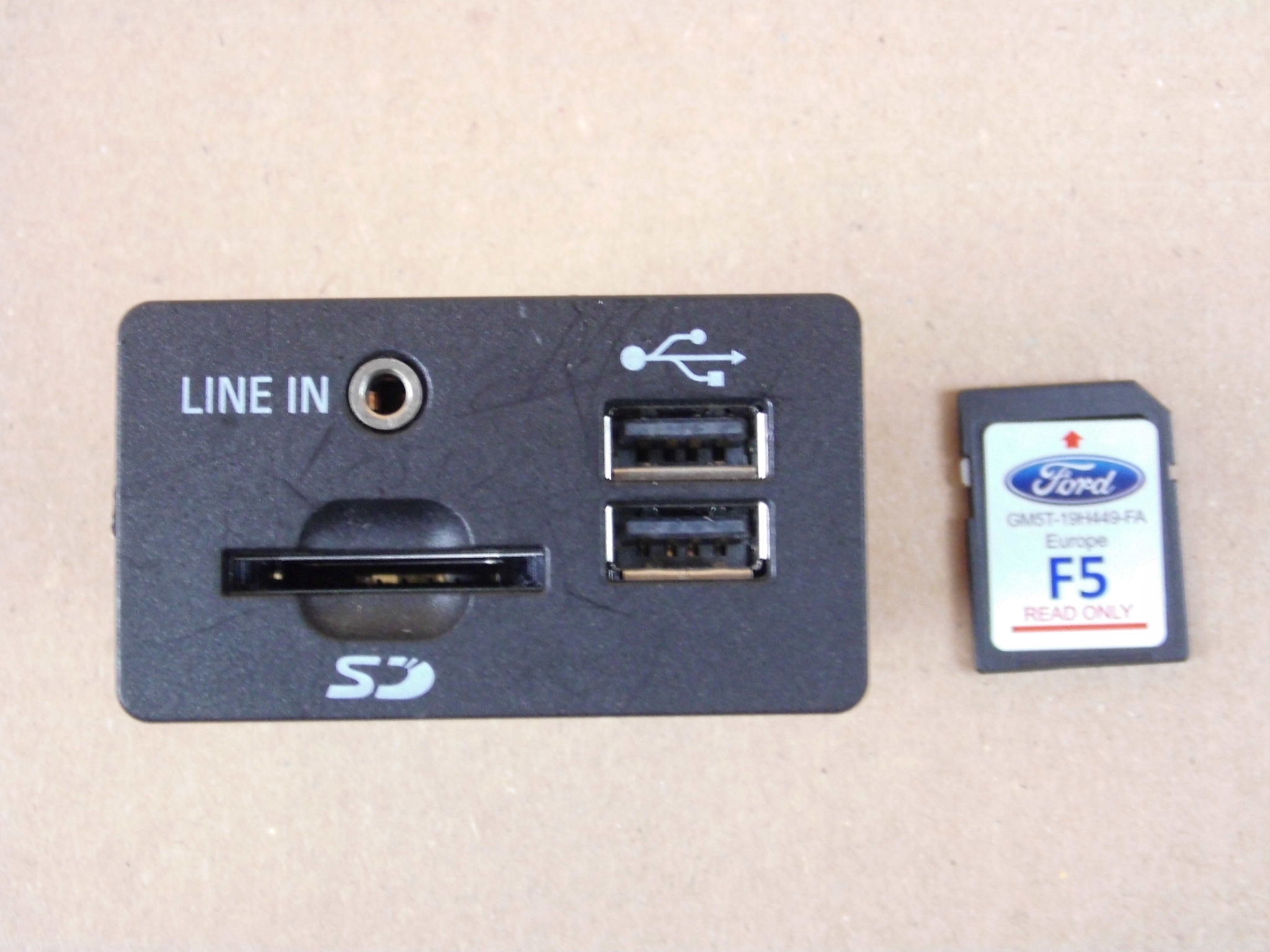 Ford Kuga II MK2 2015 2016 adapter USB port card reader SD F1CT-14F014-AA