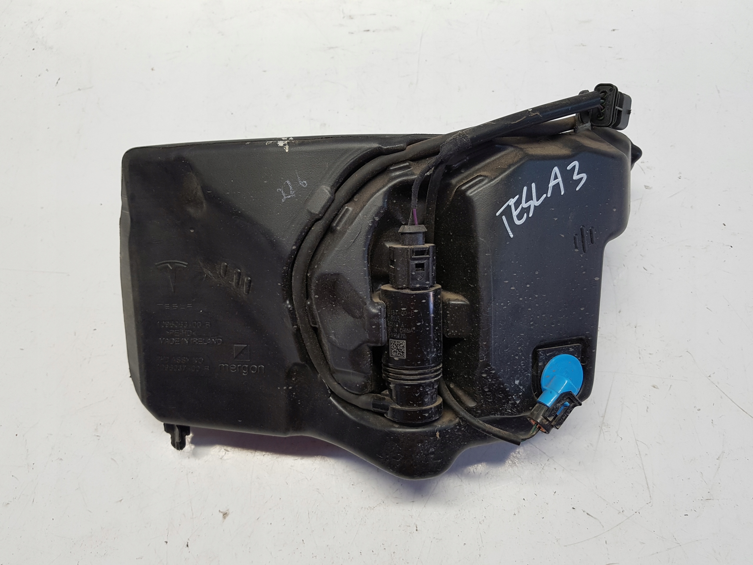 TESLA MODEL III 3 Y serbatoio LAVAFARI LIQUIDO