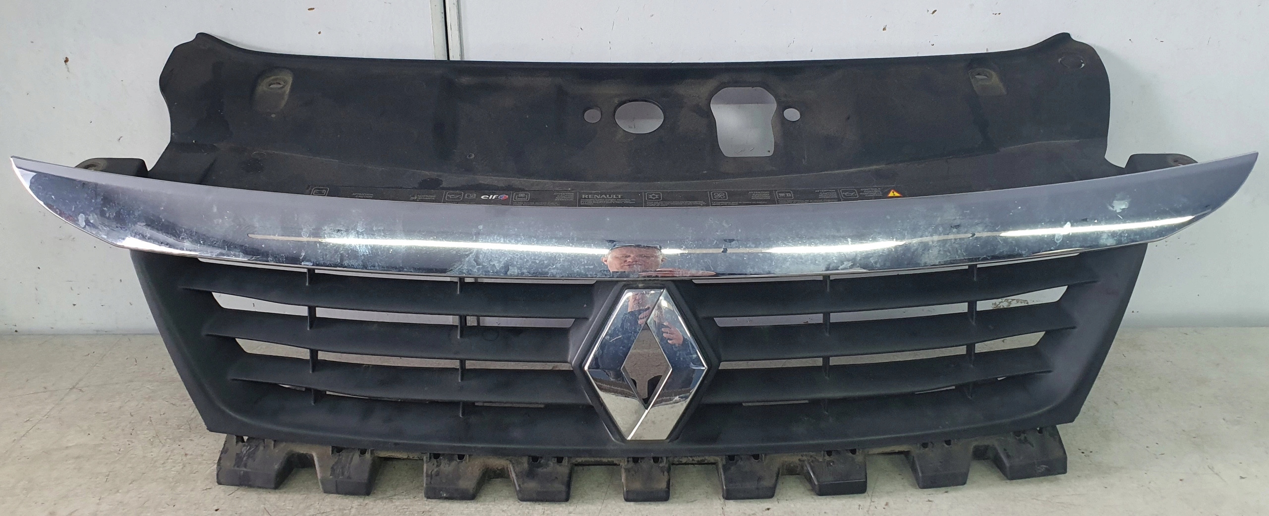 RENAULT THALIA II 2 08-12 Grille Original 8200700420
