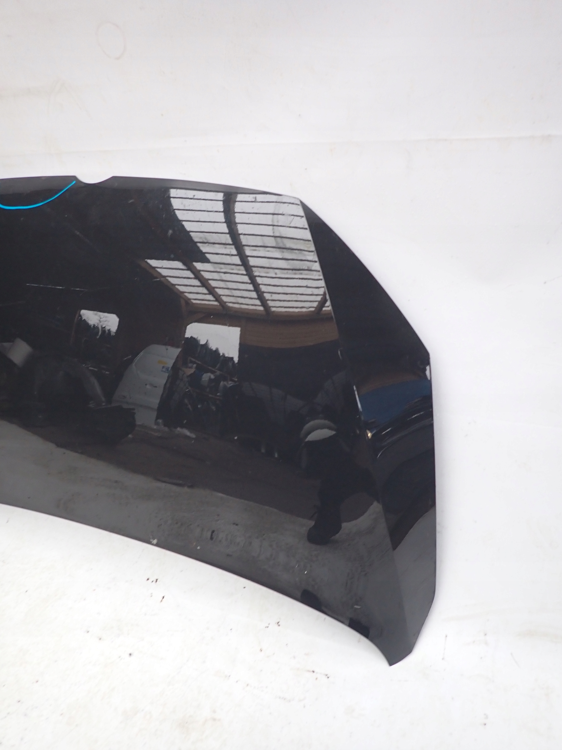 VW TOURAN II 5TA 15- Capot