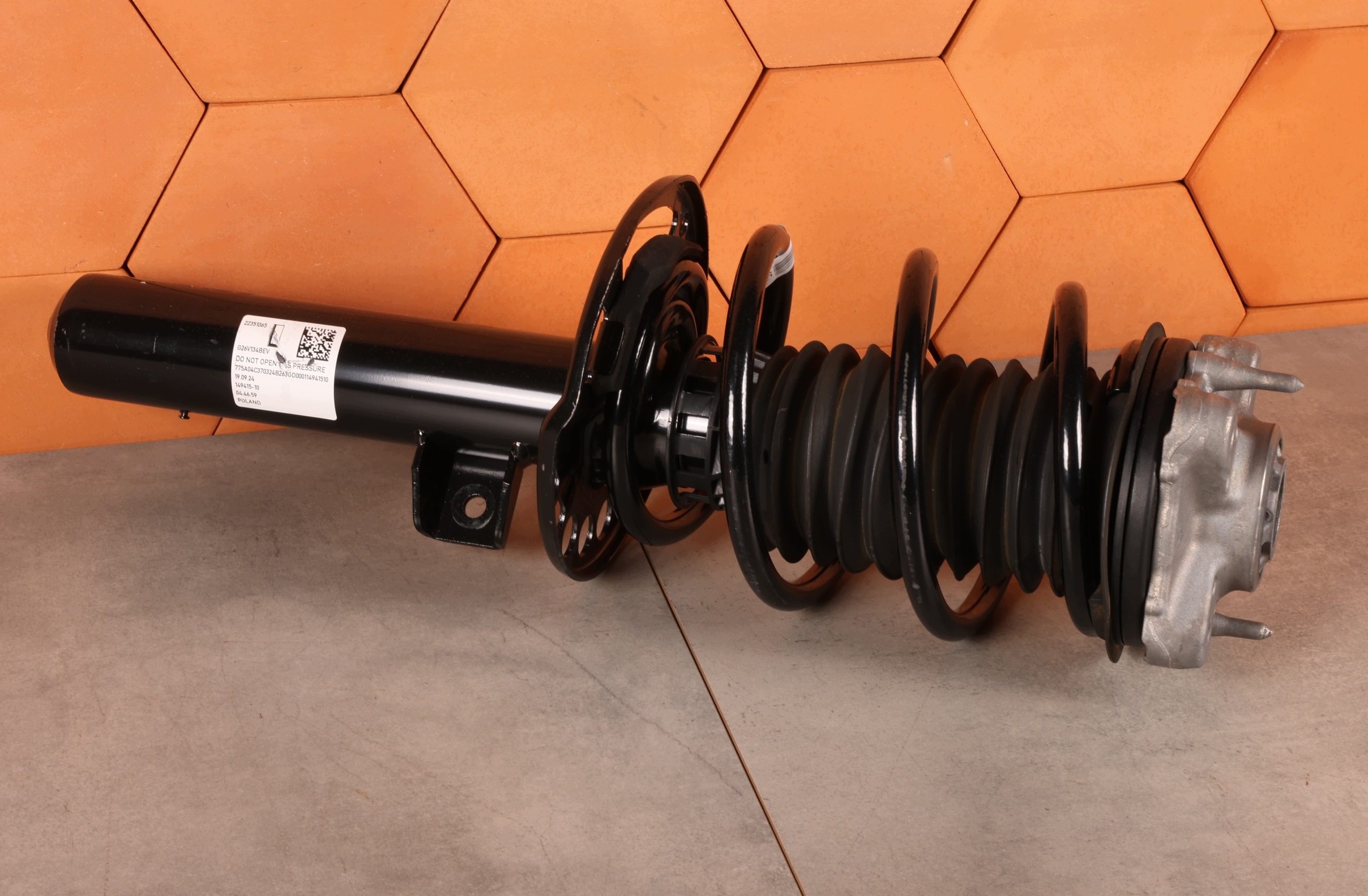 BMW i4 G26 eDrive35 eDrive40 shock absorber left front front 5A04C37 1516km!