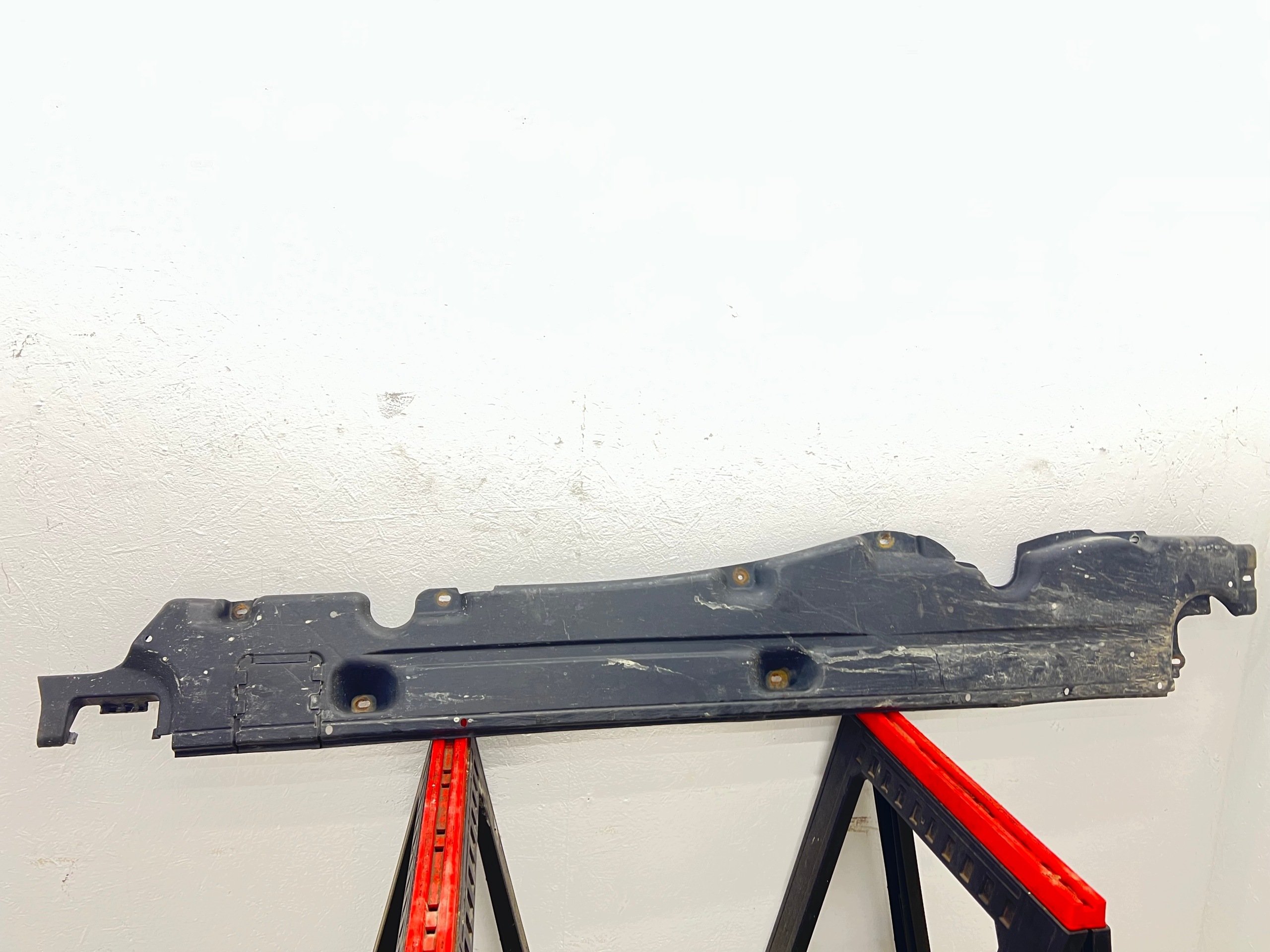 PORSCHE CAYENNE und abdeckung blende abdeckung unterfahrschutz links 7L0825211B
