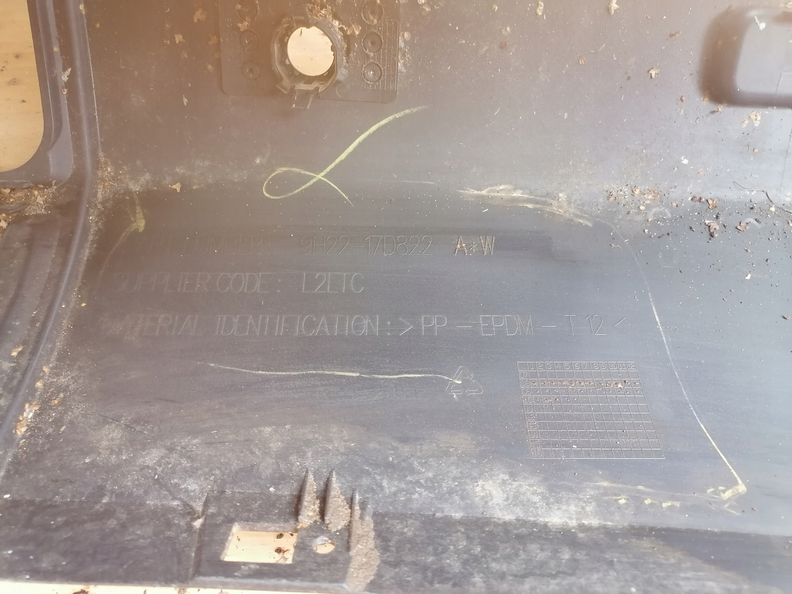 bumper rear part LAND ROVER DISCOVERY 4 PDC 9H22-17D822
