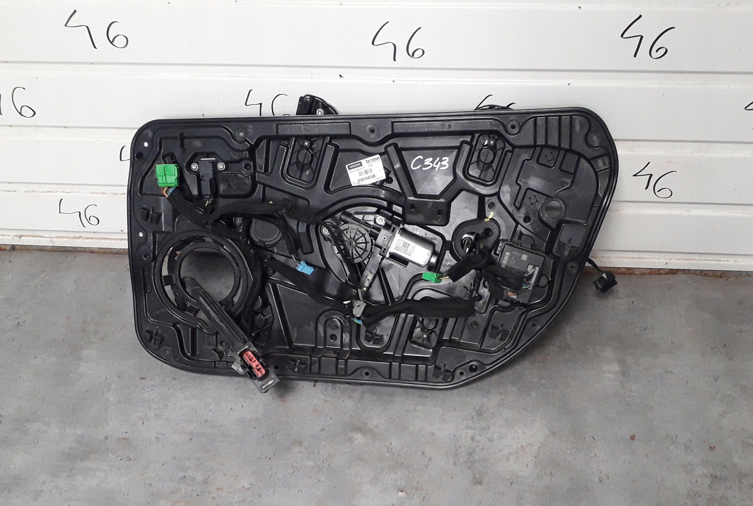 VOLVO V40 II PODNOŚNIK SZYBY PRZÓD PRAWY KPL.