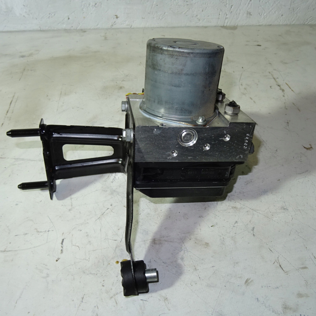 BMW X3 2.0D 150KM pump ABS 3424682
