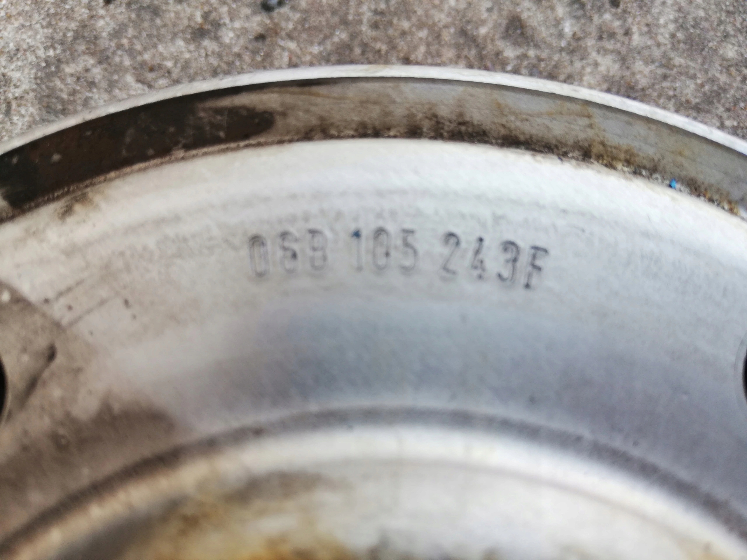 pulley 06H105243F AUDI VW SEAT SKODA ALT