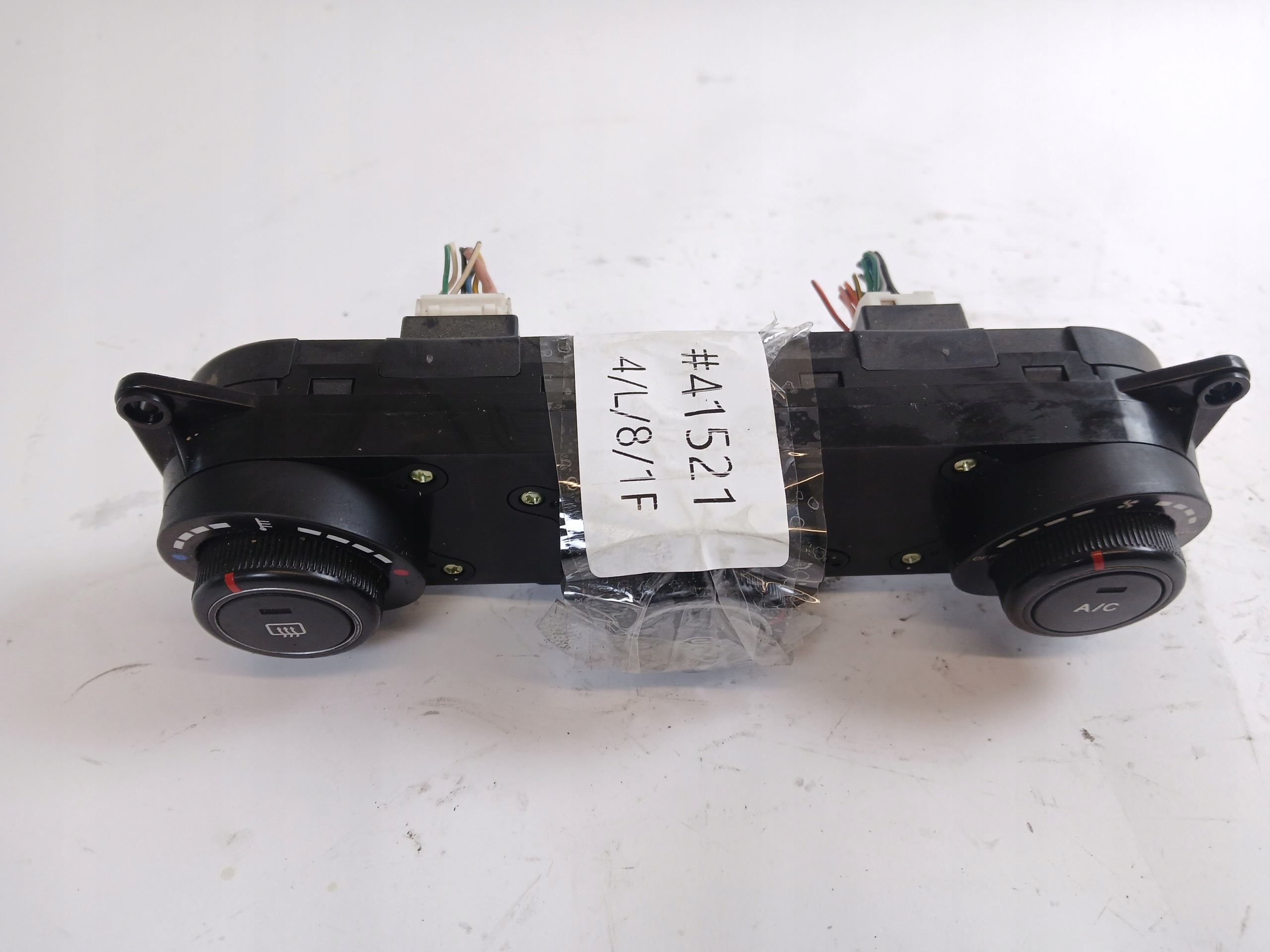KIA CEED i prekidač klime rešetka ventilacije 97250-1H000