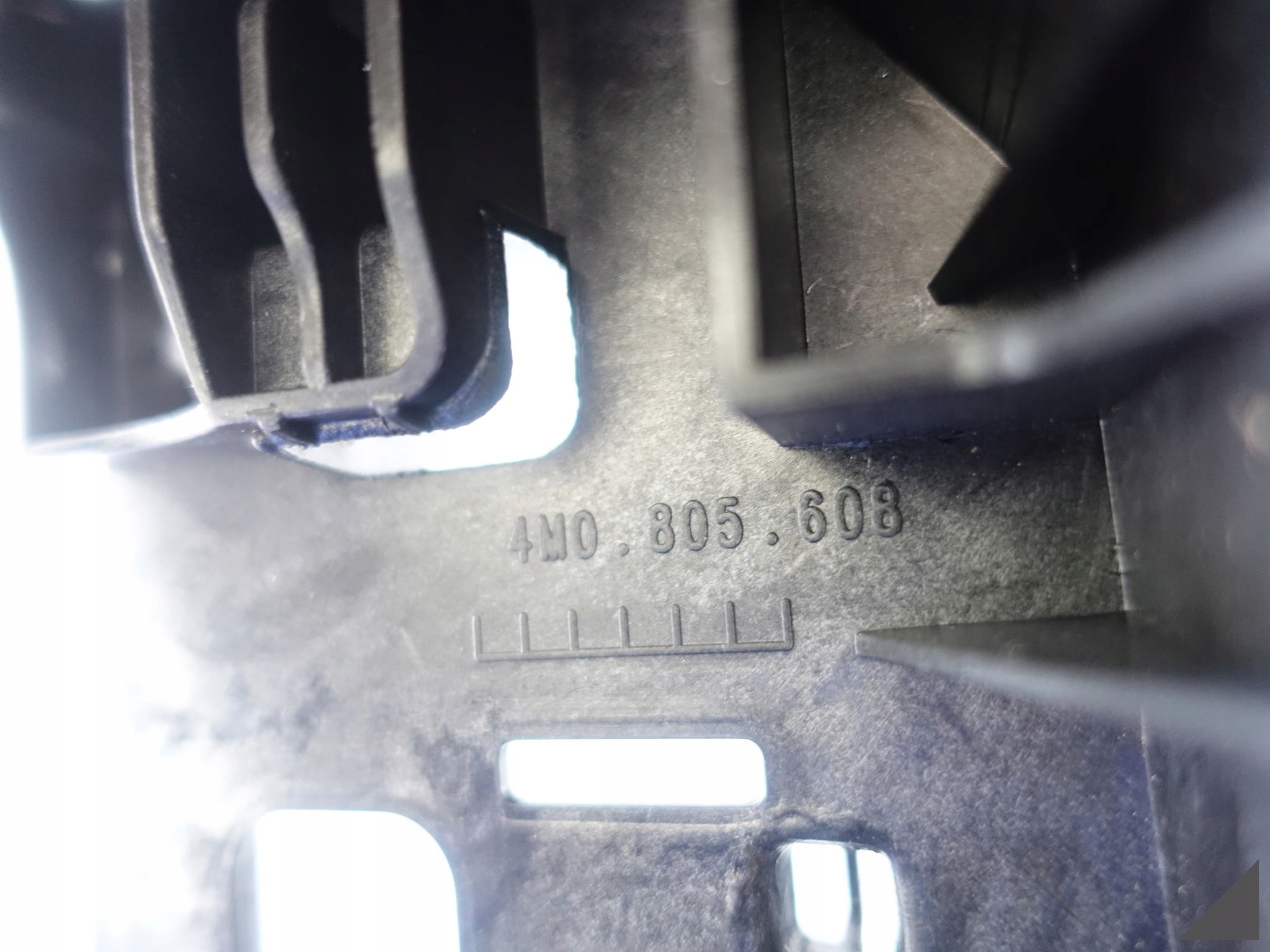 AUDI Q7 SQ7 4M0 15-19 support lights right new