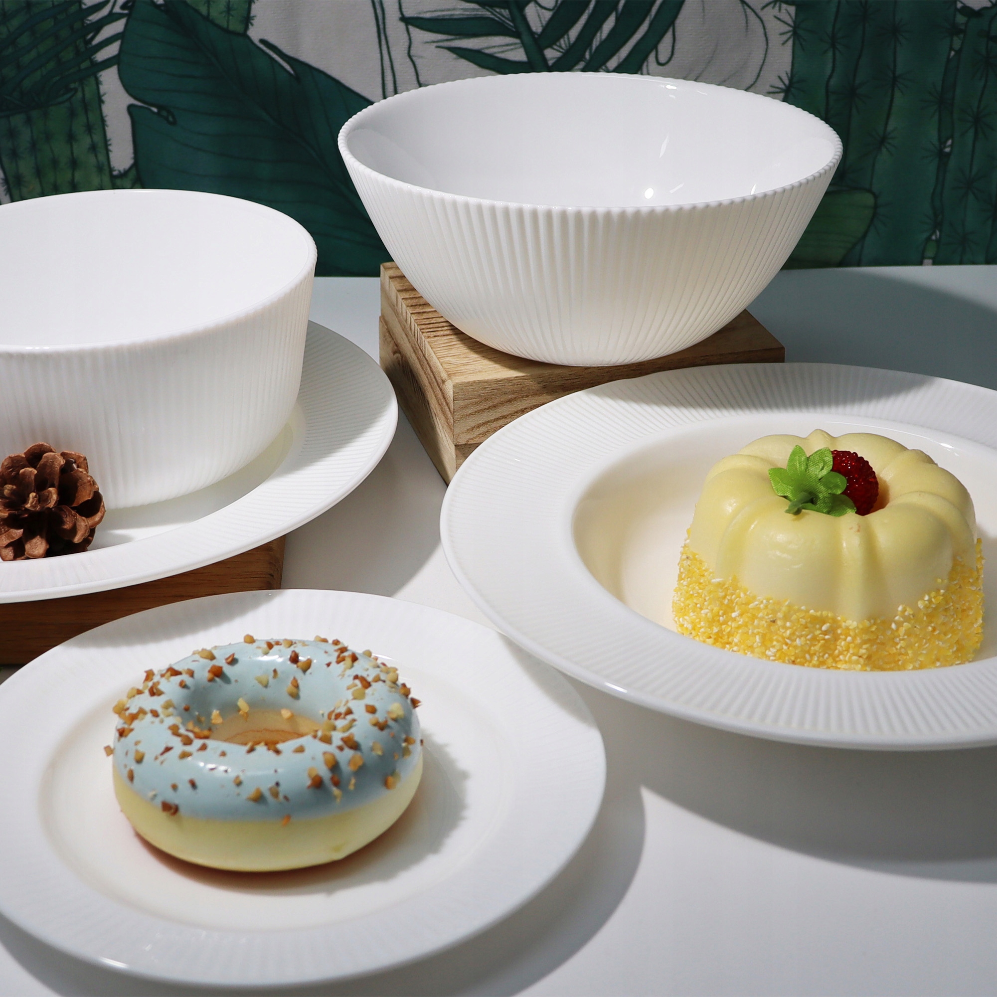 SERWIS OBIADOWY RYFLOWANY 18 EL DLA 6 OSÓB KPL TALERZY ZE ZDOBIENIEM SZKŁO