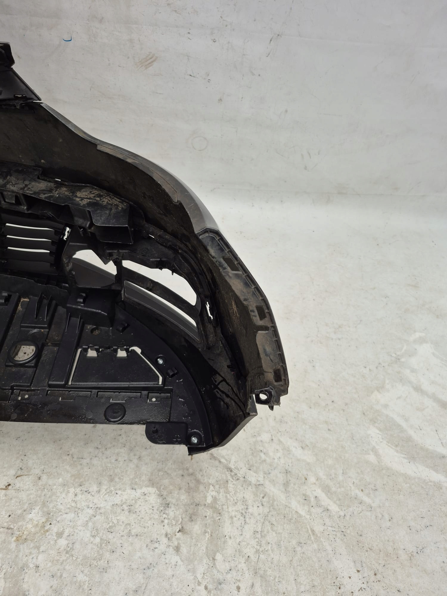 RENAULT CAPTUR 1 and 13-17 bumper front front grill grid