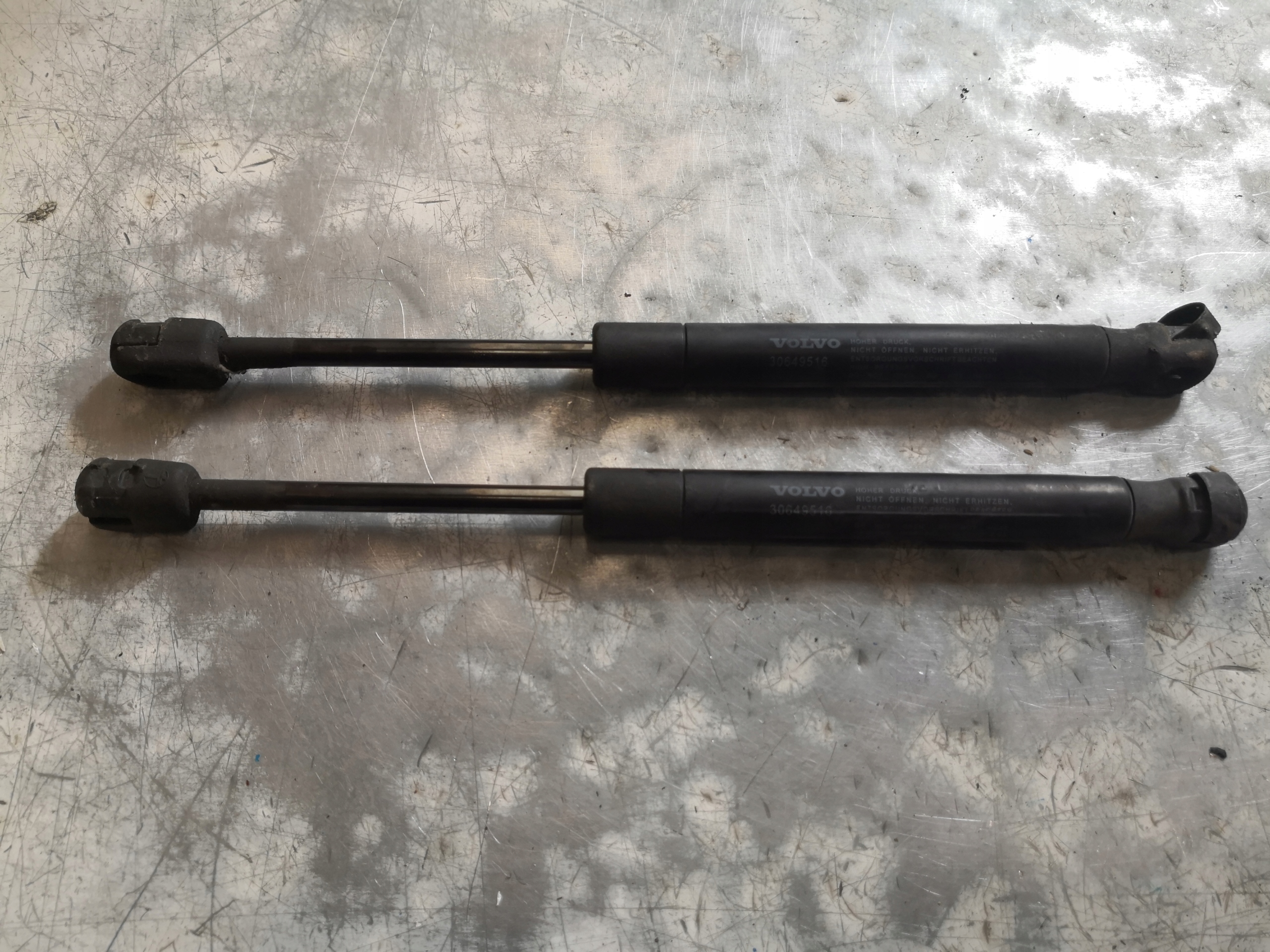 SILOWNIKI bonnets VOLVO S80 30649516