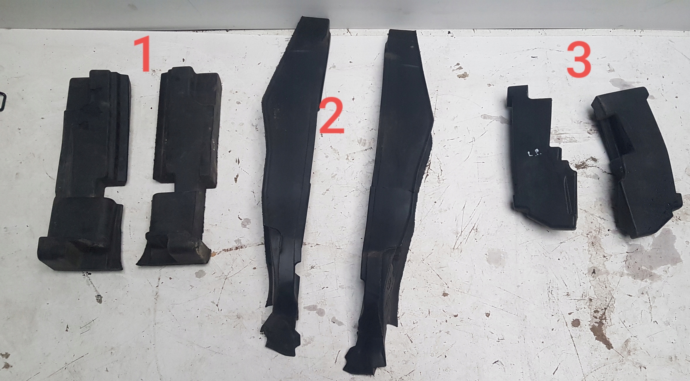 WYGLUSZENIE BLOTNIKA PRAWY LEWY PRZOD ALFA ROMEO STELVIO