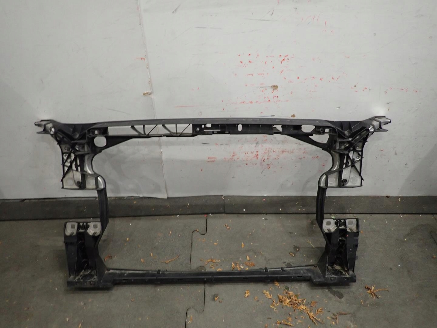 SCHLOSSTRÄGER AUDI A4 B9 2015- 8W0805594