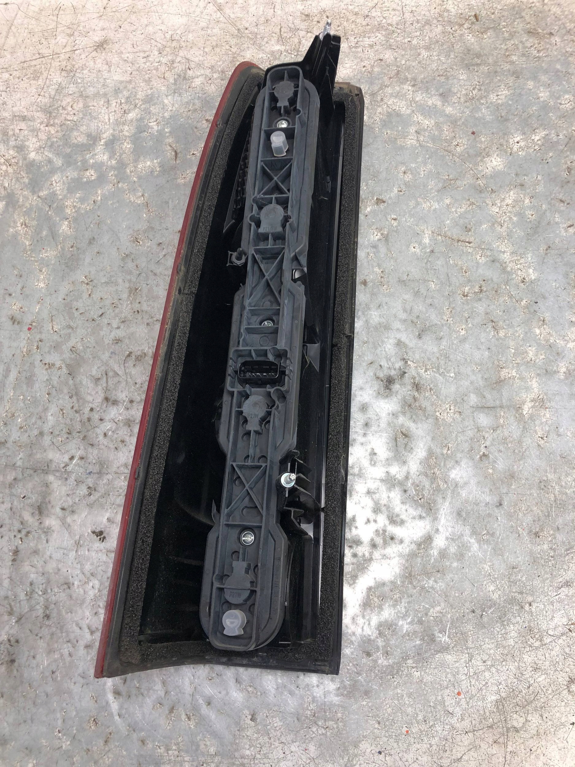 light right rear part RENAULT MASTER III 265500023R