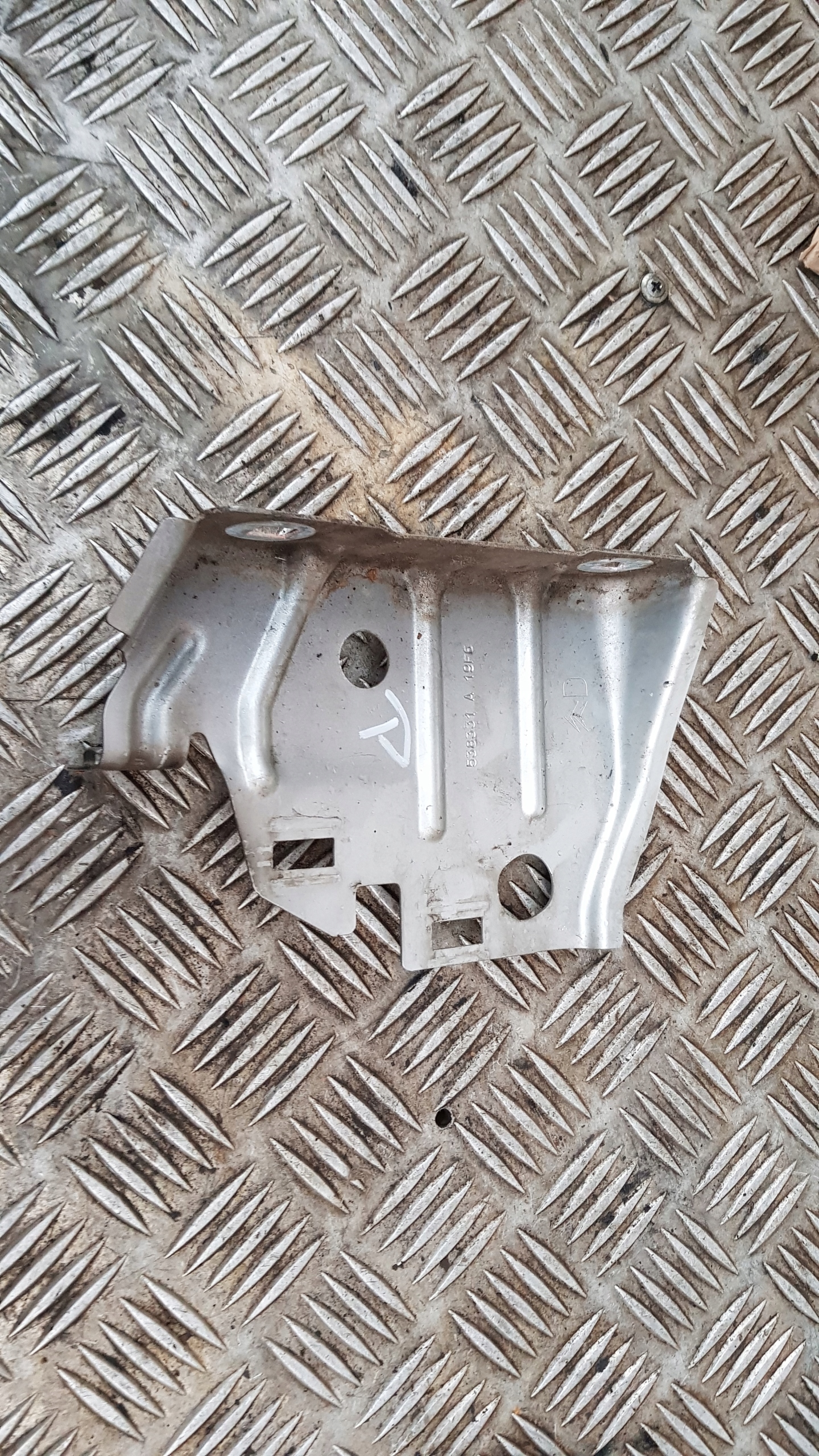 CITROEN C4 and PICASSO console of a fender left right front
