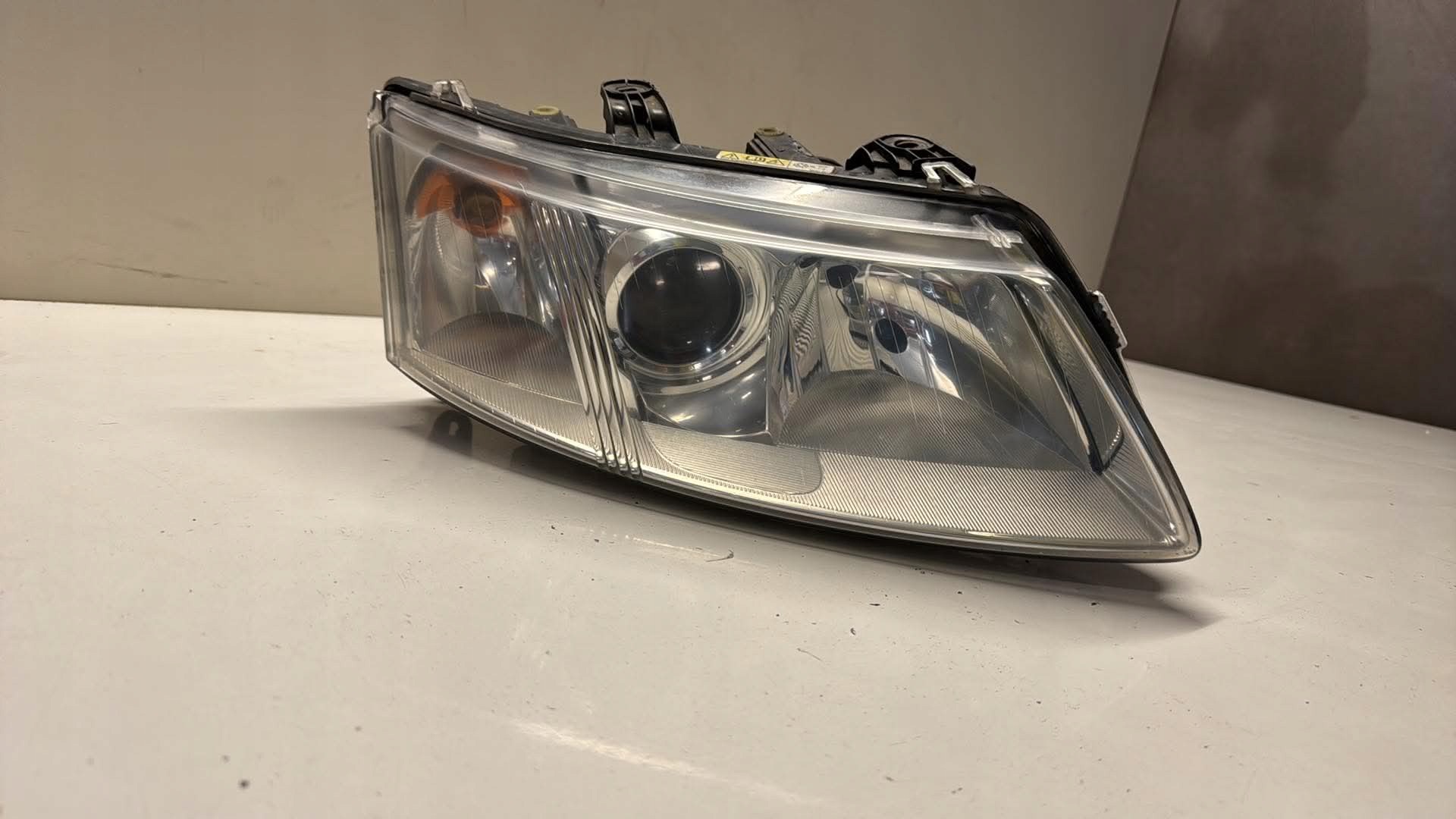 REFLEKTOR light right right front SAAB 93 9-3 II XENON PRZEDLIFT 02-07