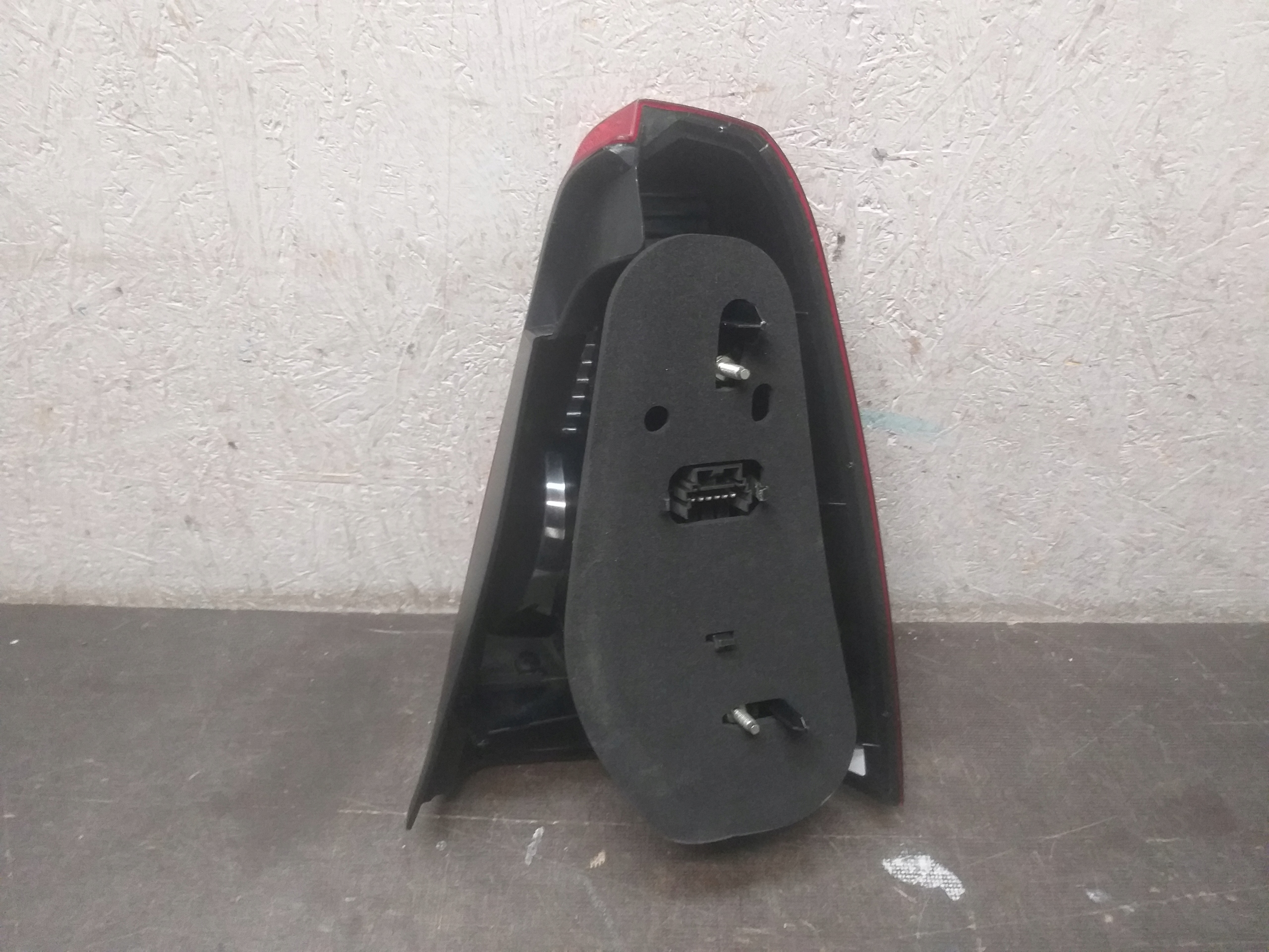 light rear part left DACIA LOGAN and 1 sedan 04-08 62420802