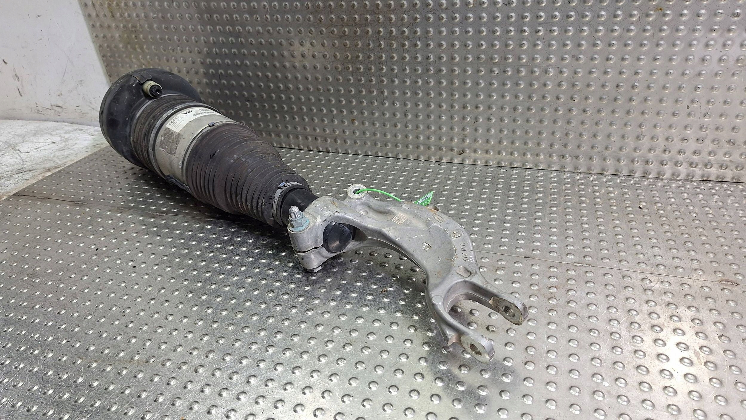 shock absorber left right front 4M0616039AS PORSCHE CAYENNE 9Y0 AUDI Q7 Q8 4M