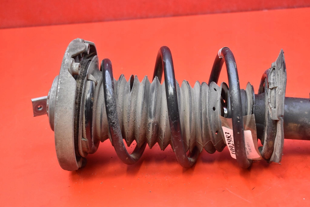 shock absorber left front 6872521 BMW F46 1.5 D 116 KM 18-21