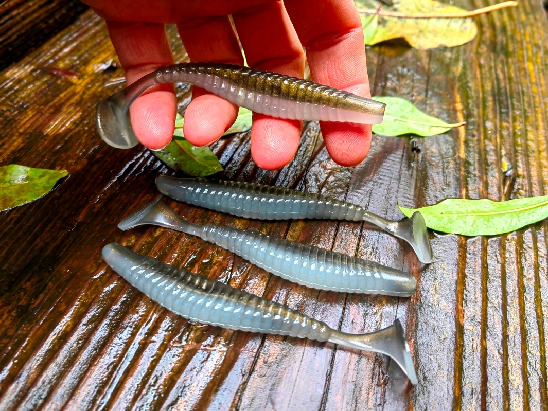 8 szt. Kopyto Armord Shad Damiki 10.2 cm 6g Zander