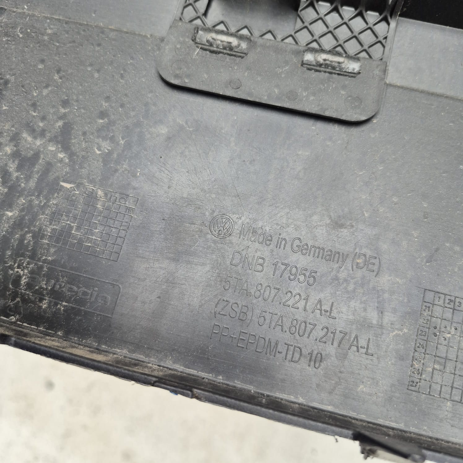 VW TOURAN 5TA 15- bumper front front 4XPDC 5TA807221A