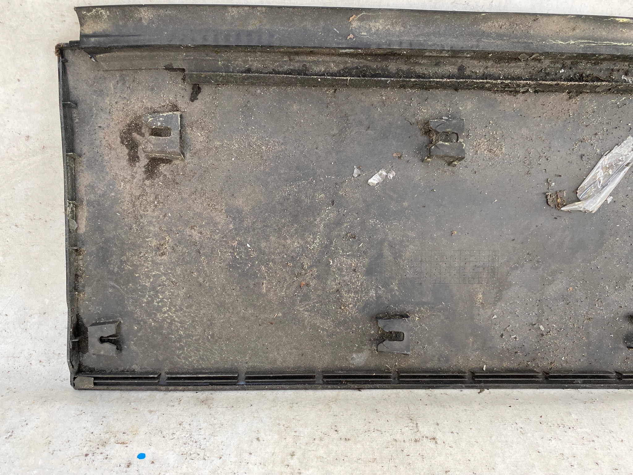 SUZUKI GRAND VITARA II 05- moulding door left front 77680-65J01