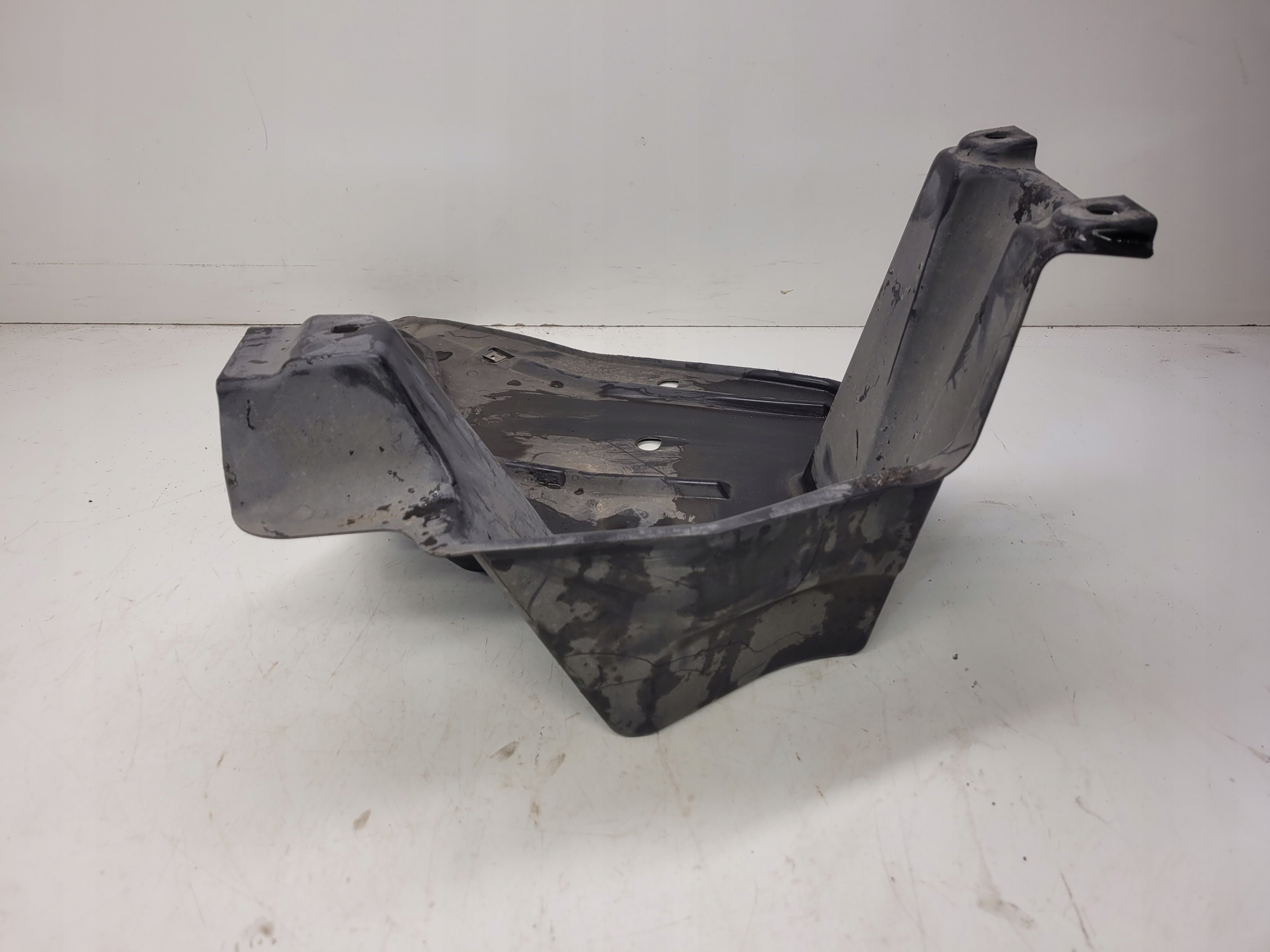 cover chassis left AUDI A6 C7 4G0825219B