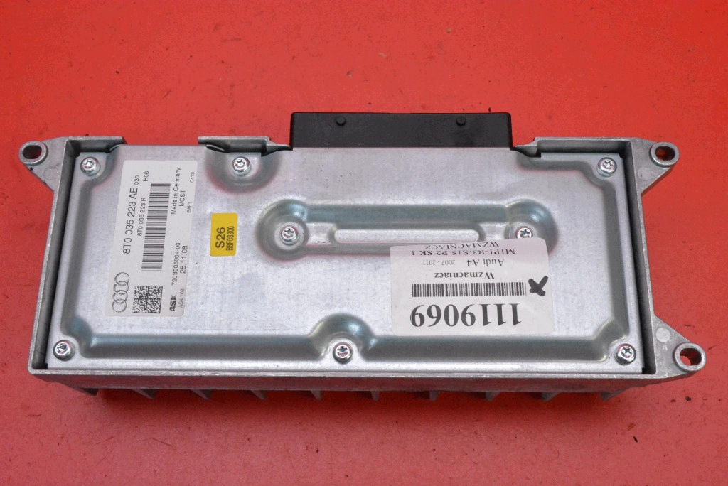 amplifier 8T0035223AE AUDI A4 B8 07-11
