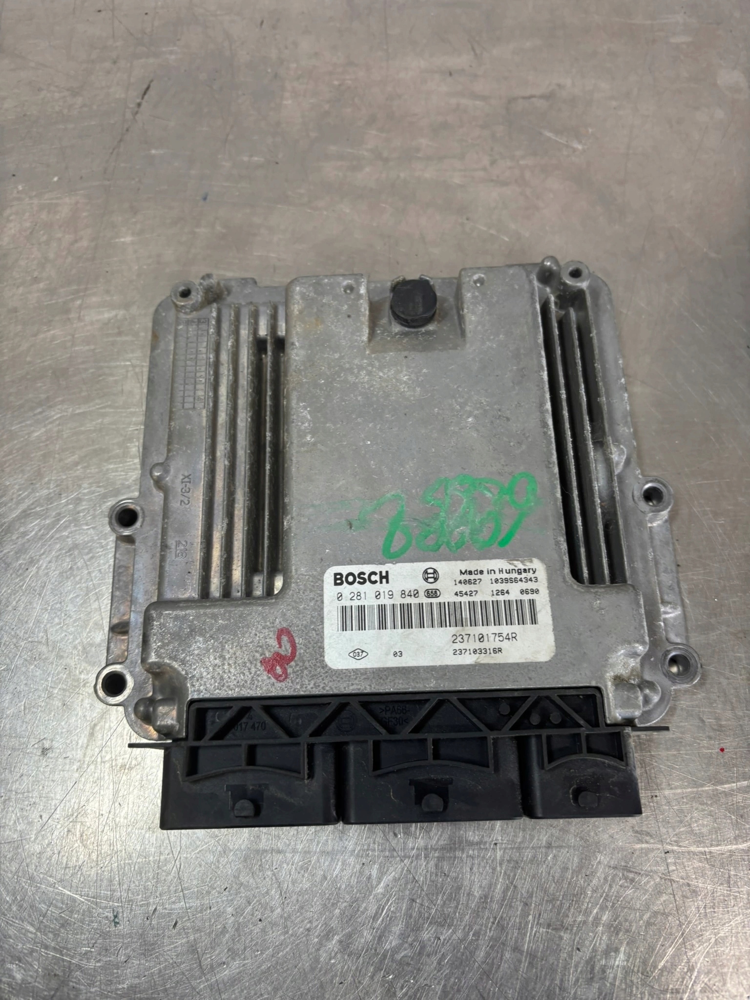 KOMPUTER SILNIKA RENAULT TRAFIC II 2 237101754R