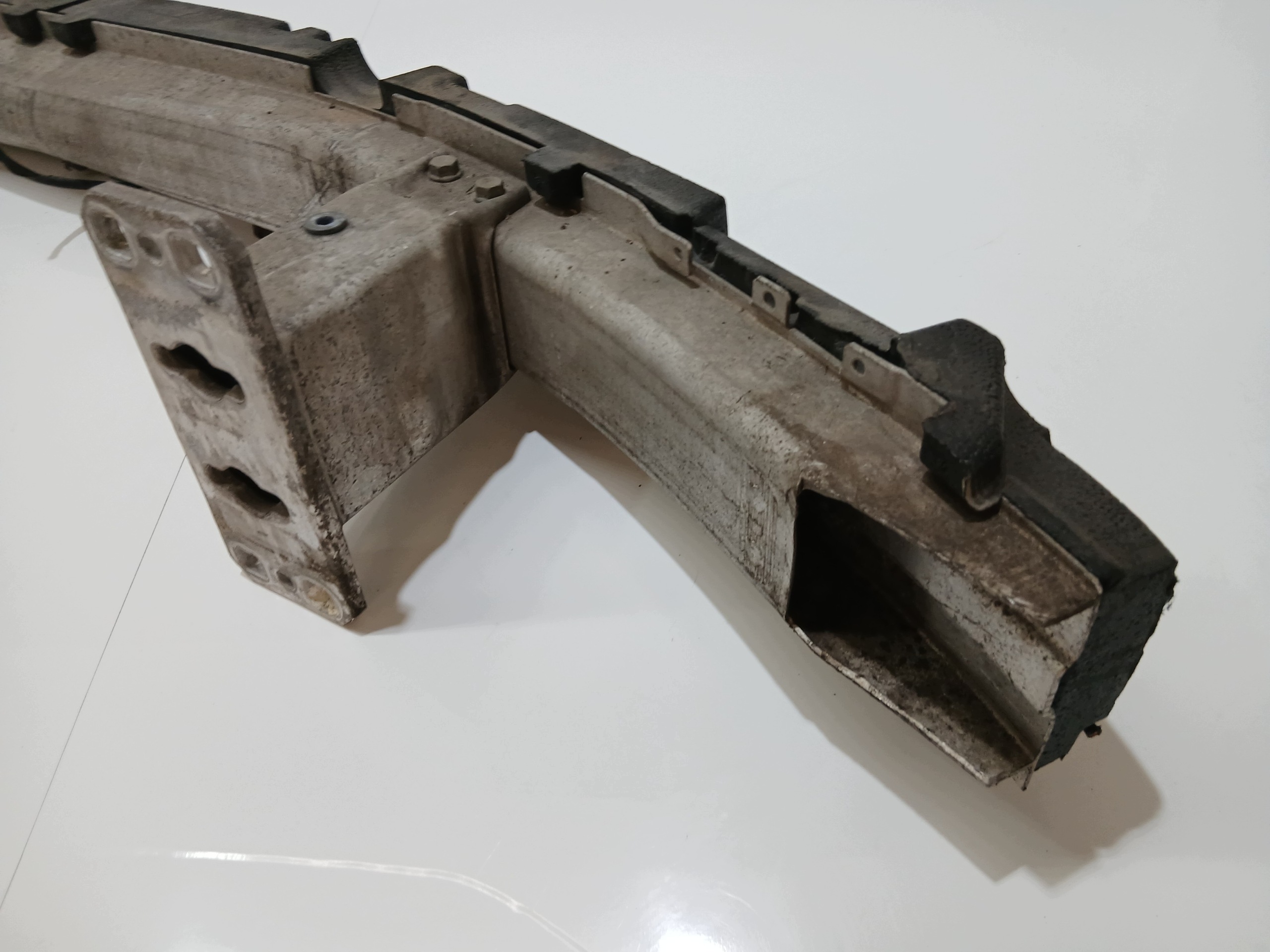 sider ABSORBER of a bumper front BMW 5 E60 7033696