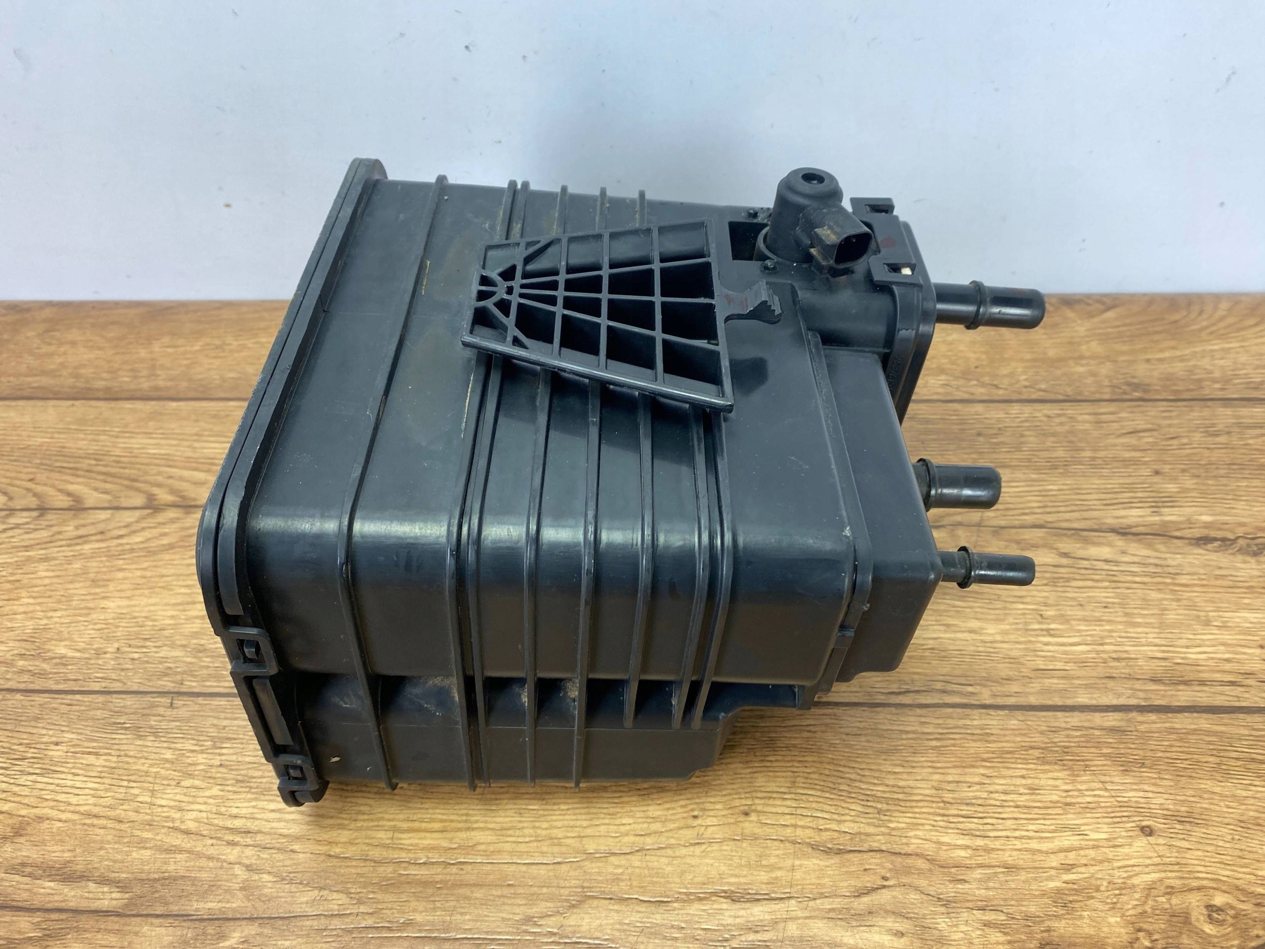karbonski filter par goriva Cadillac CTS III 2014+