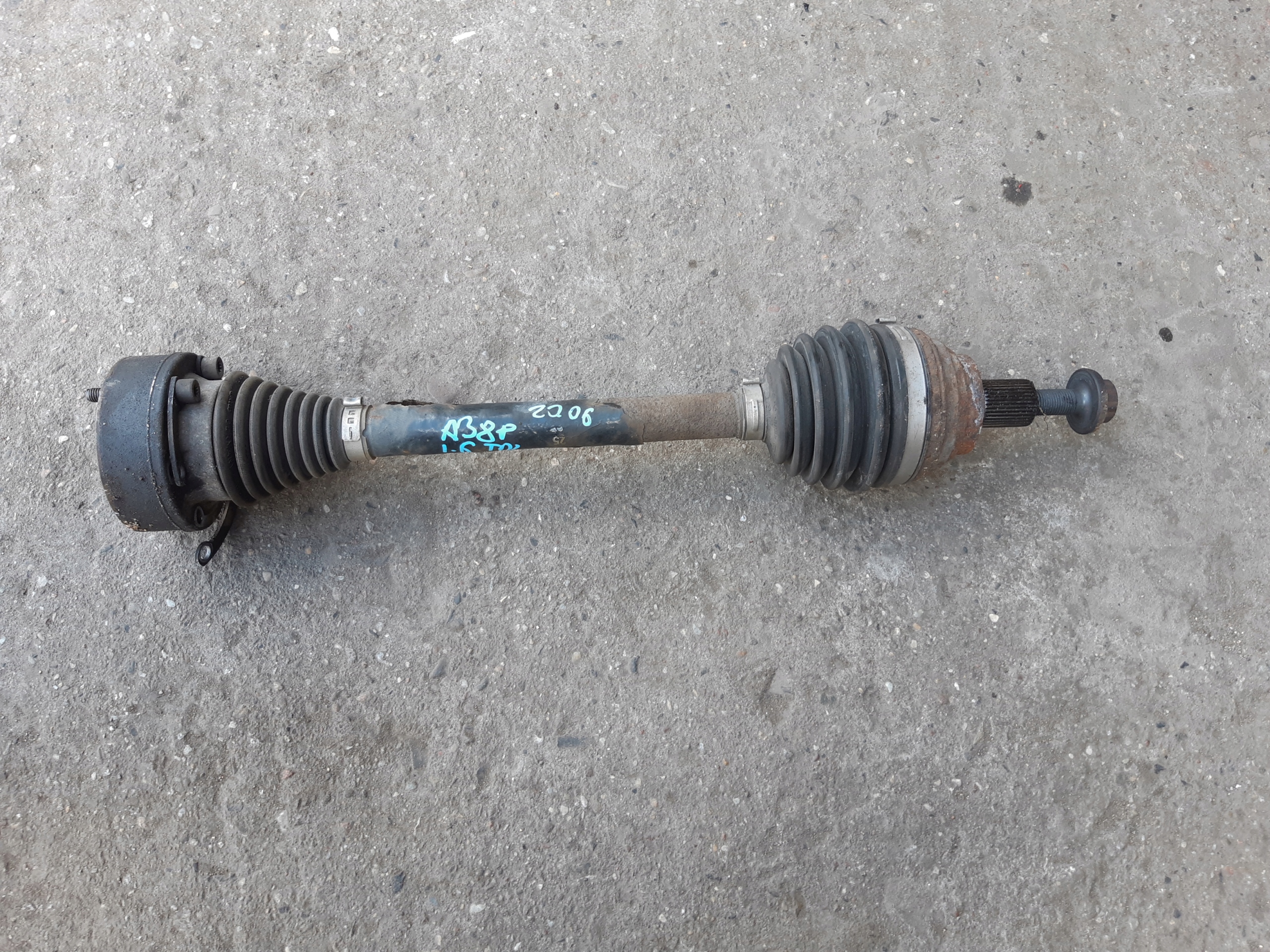 AUDI A3 8P LIFT 1.6 TDI semi-axis left front left front