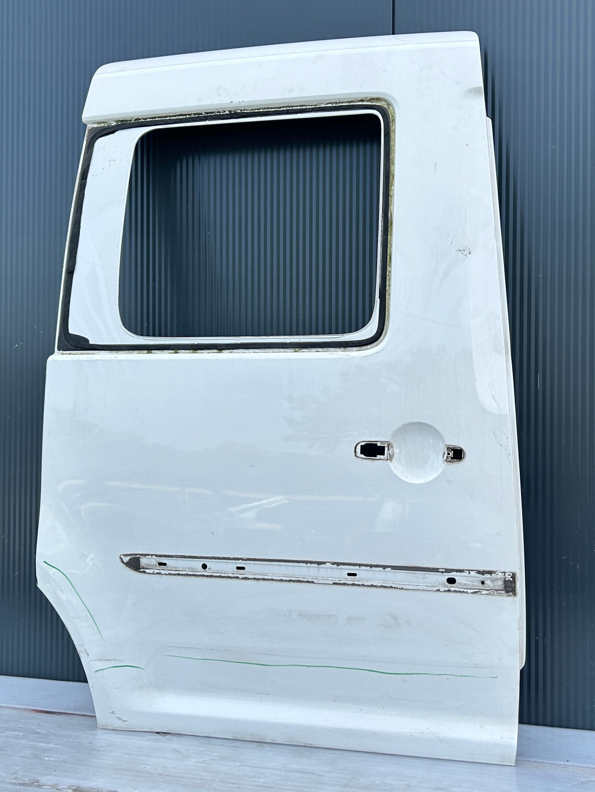 Tür heck rechts PRZESUWNE VW CADDY LIFT 15- 2K5